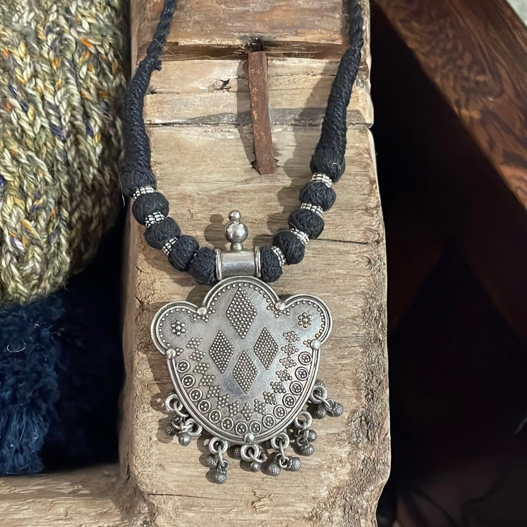 Sistergolden Afghani Black Necklace Mickey