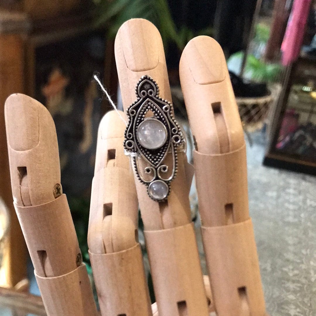 Sistergolden Ana White Stone Silver Ring