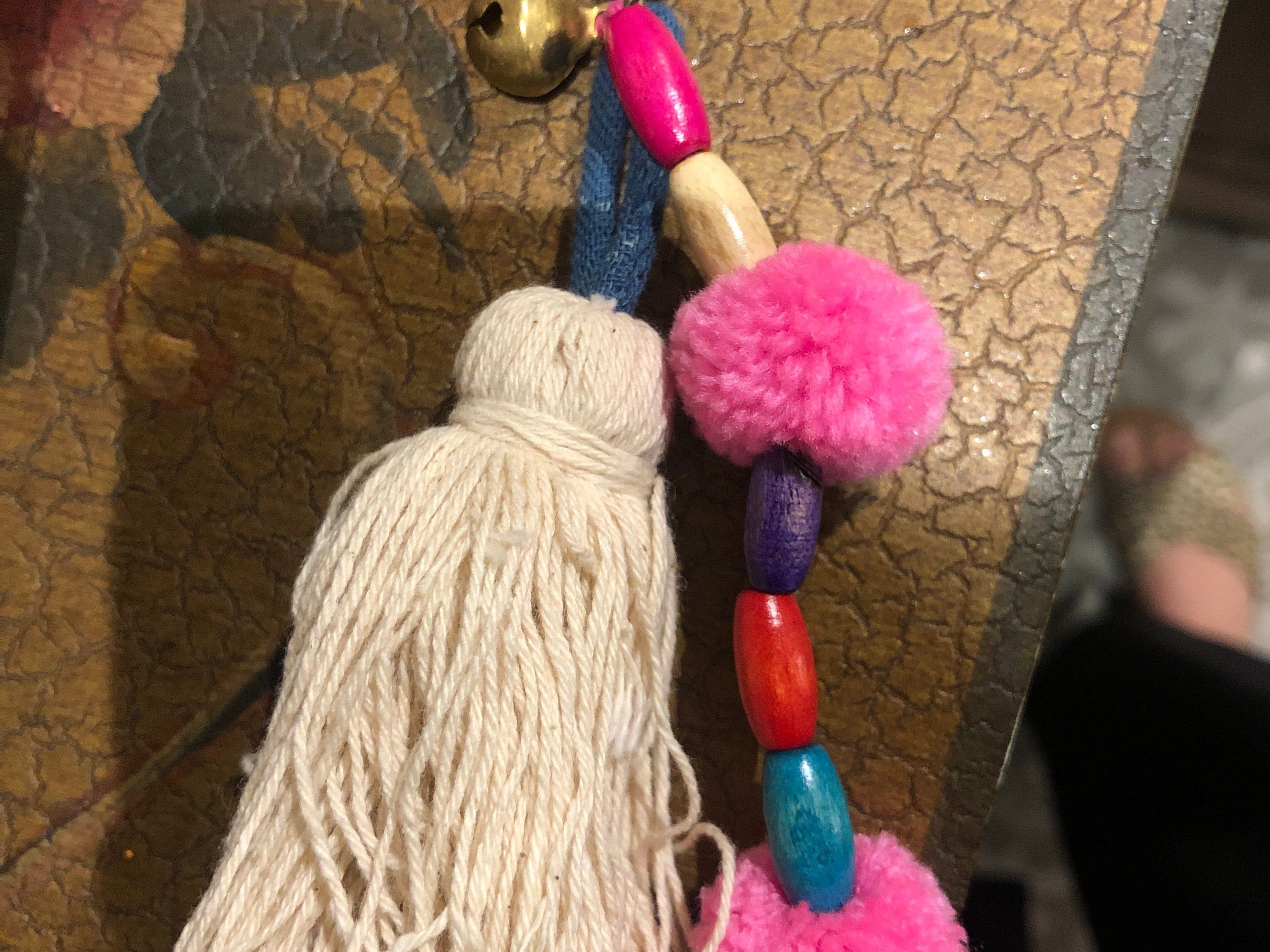 SisterGolden Apparel & Accessories 2 Leg Tassel Keyring