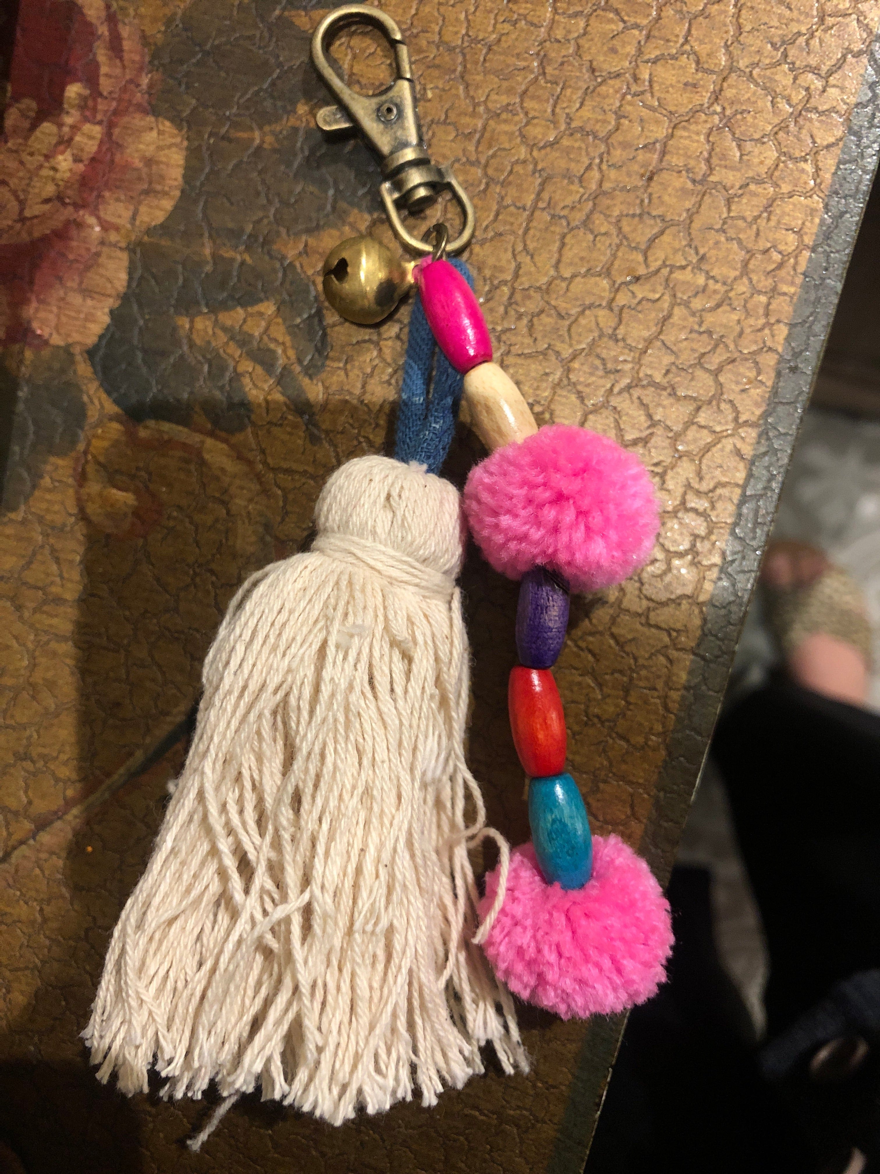 SisterGolden Apparel & Accessories 2 Leg Tassel Keyring