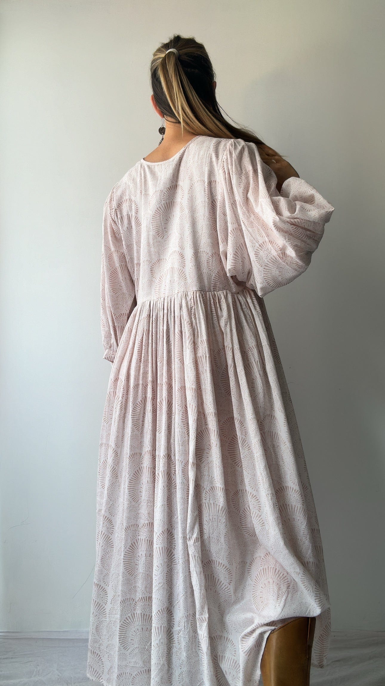 Anya Midi Lantern Sleeve Dress, Sistergolden, Sistergolden