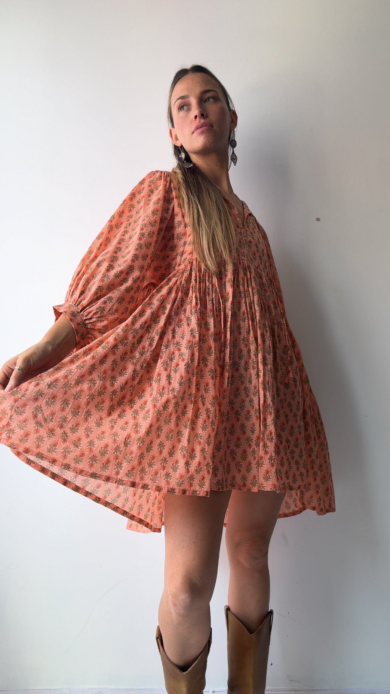 Sistergolden Apparel & Accessories Apri Short Lantern Sleeve Dress