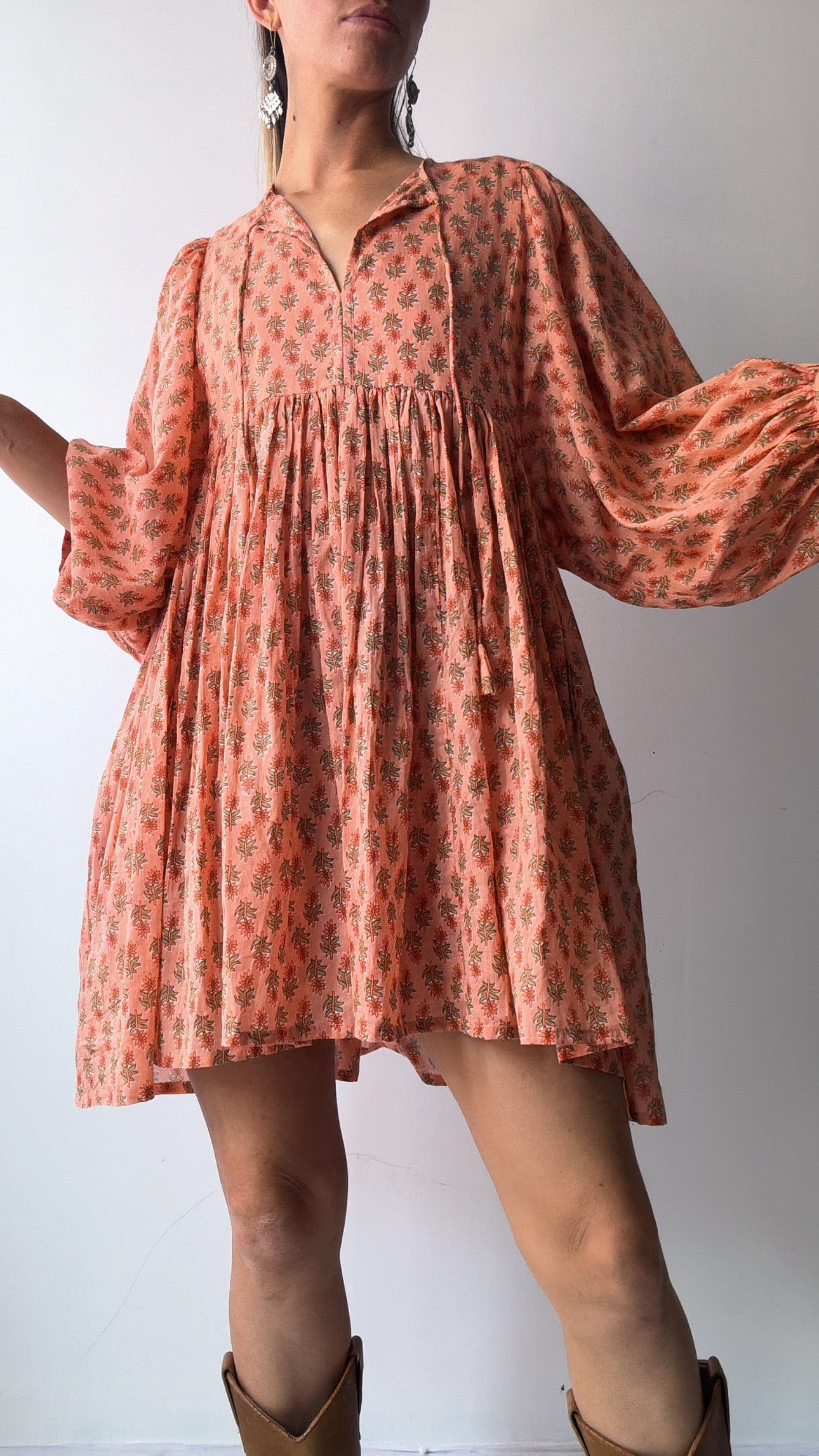 Sistergolden Apparel & Accessories Apri Short Lantern Sleeve Dress