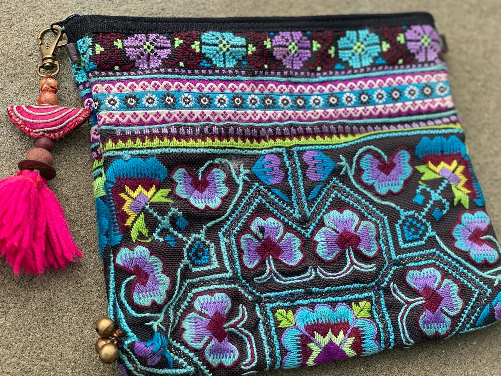 SisterGolden Bags Hmong Clover Clutch