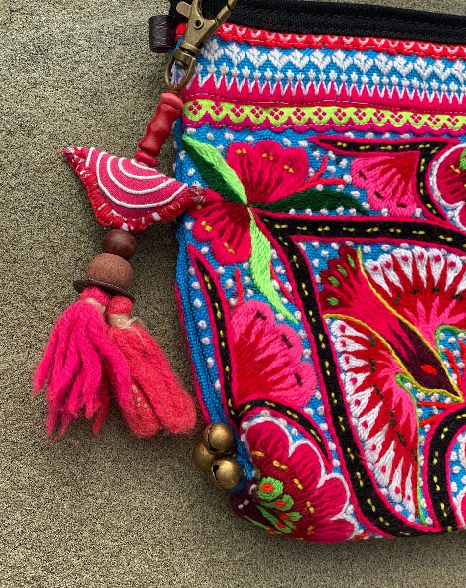 SisterGolden Bags Hmong Flower Cat Clutch