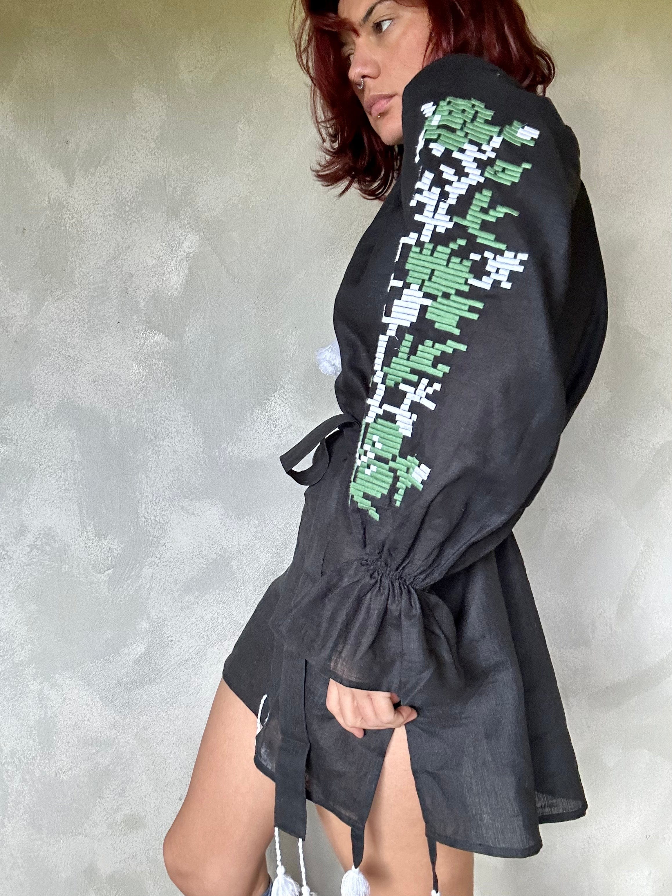 Sistergolden Black Linen Dress/Green