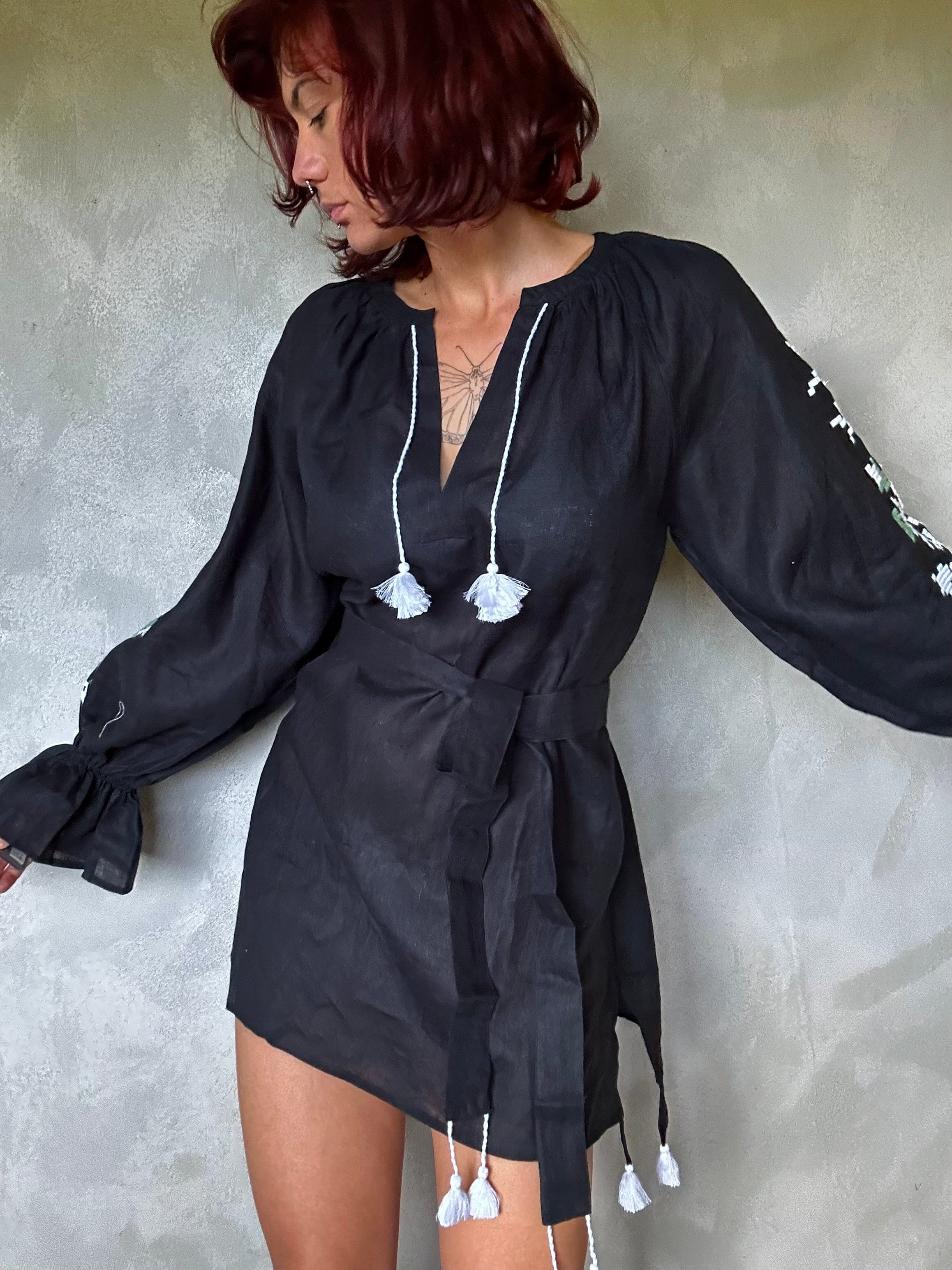 Sistergolden Black Linen Dress/Green