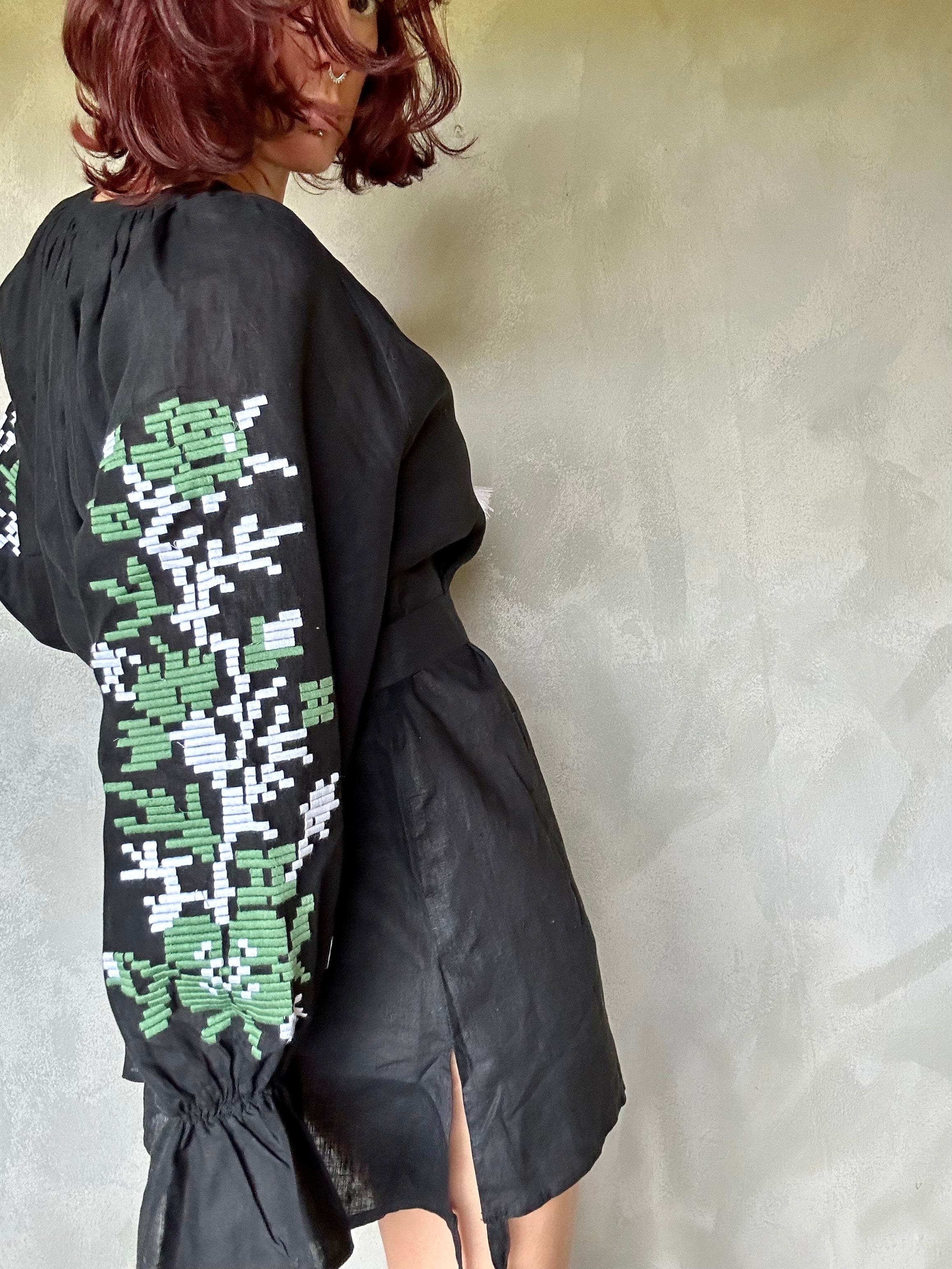 Sistergolden Black Linen Dress/Green