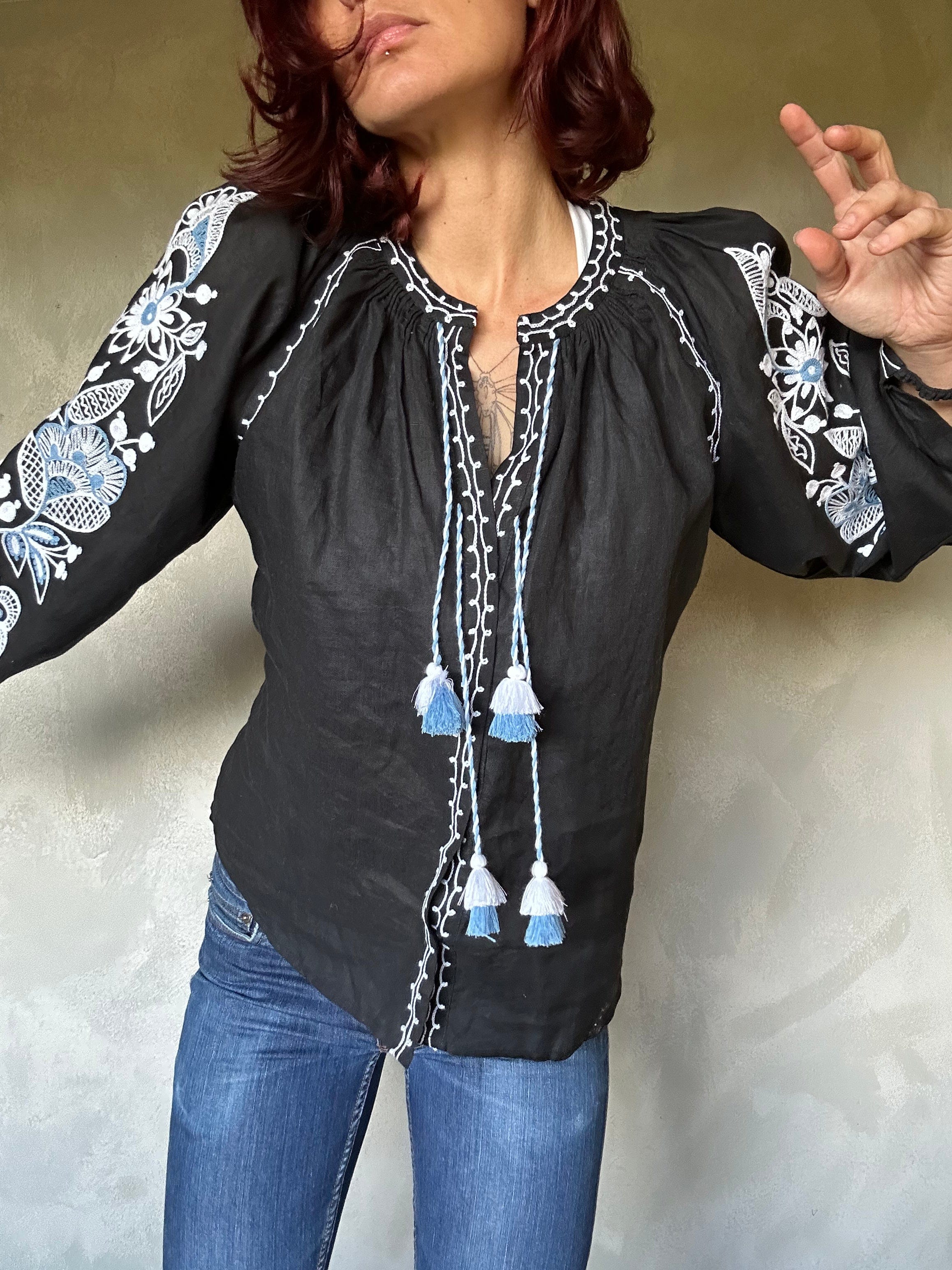 Sistergolden Black Linen Top/Blue/White
