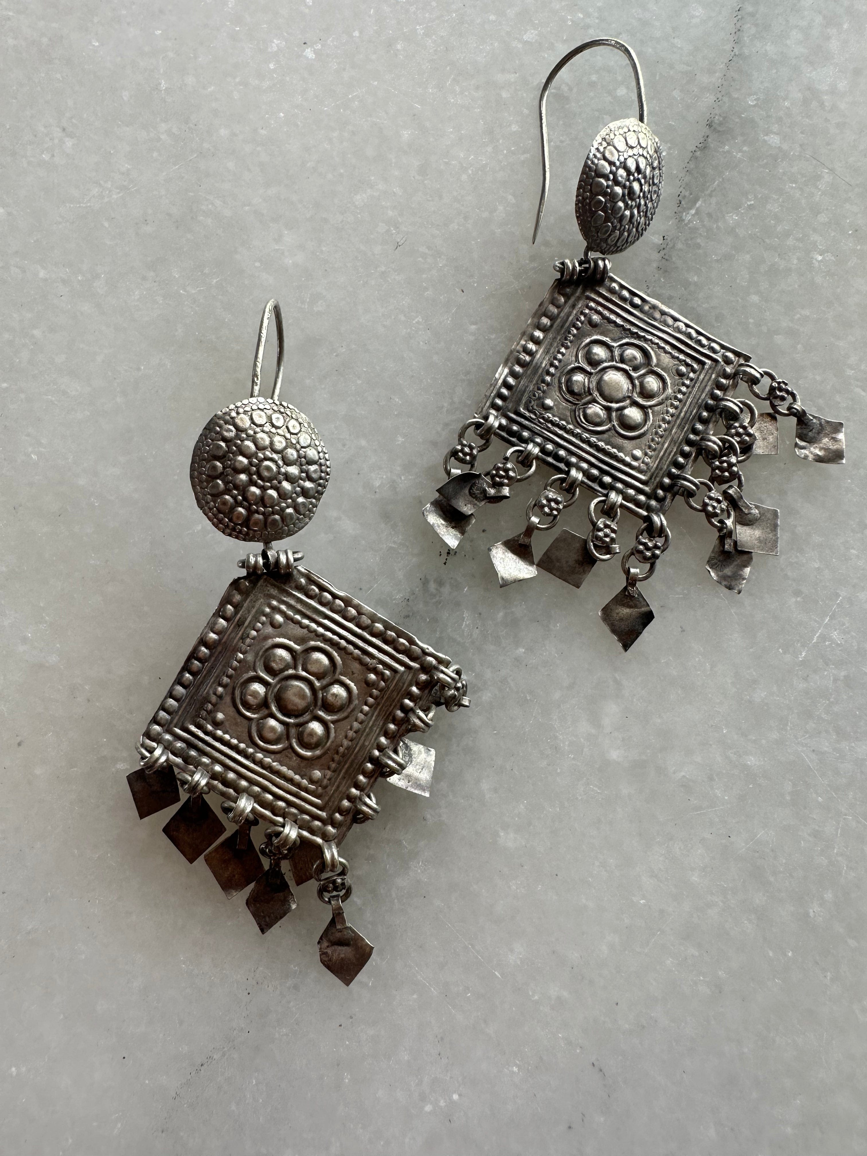 Sistergolden Durga Silver handmade earrings