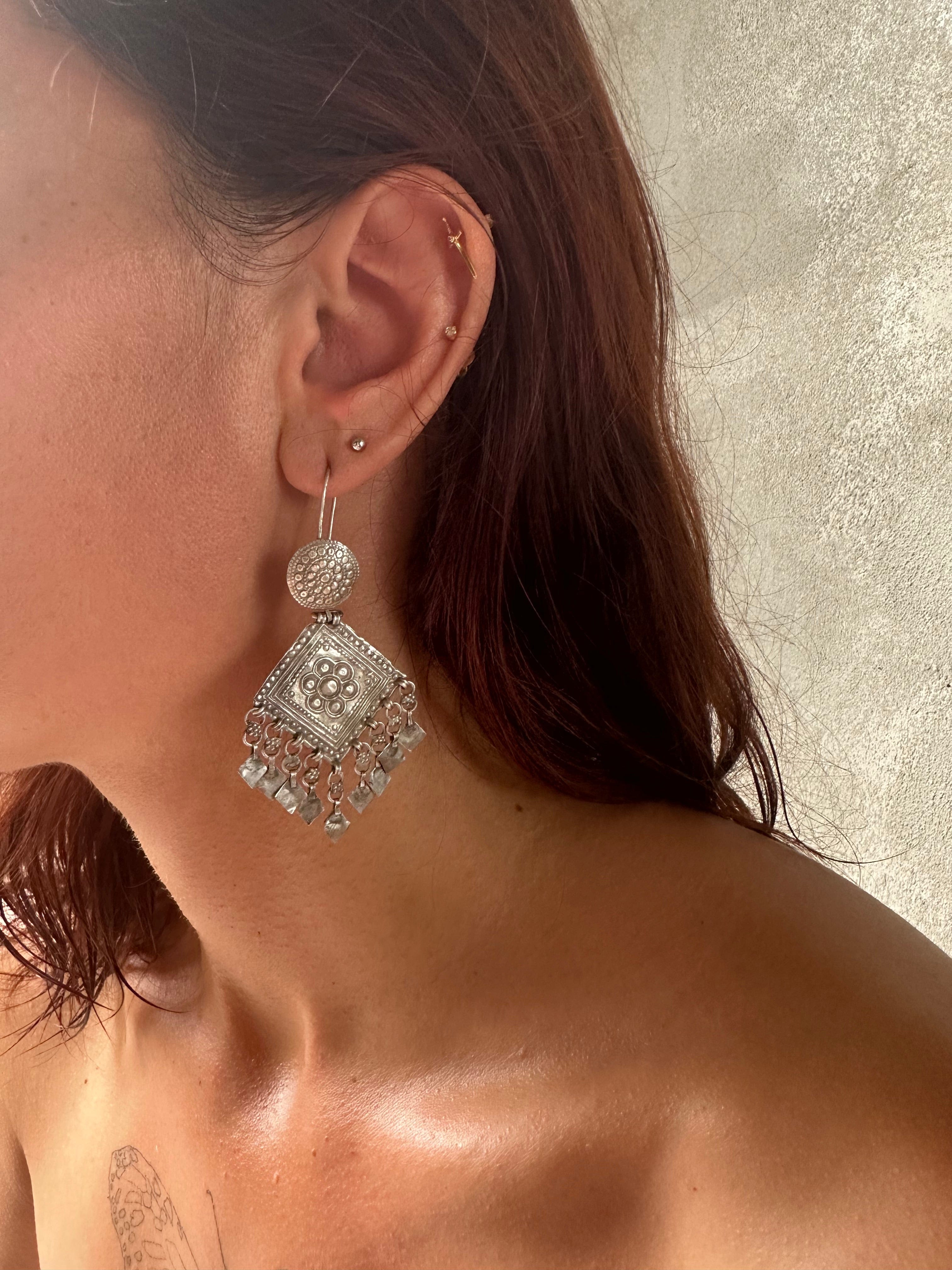 Sistergolden Durga Silver handmade earrings