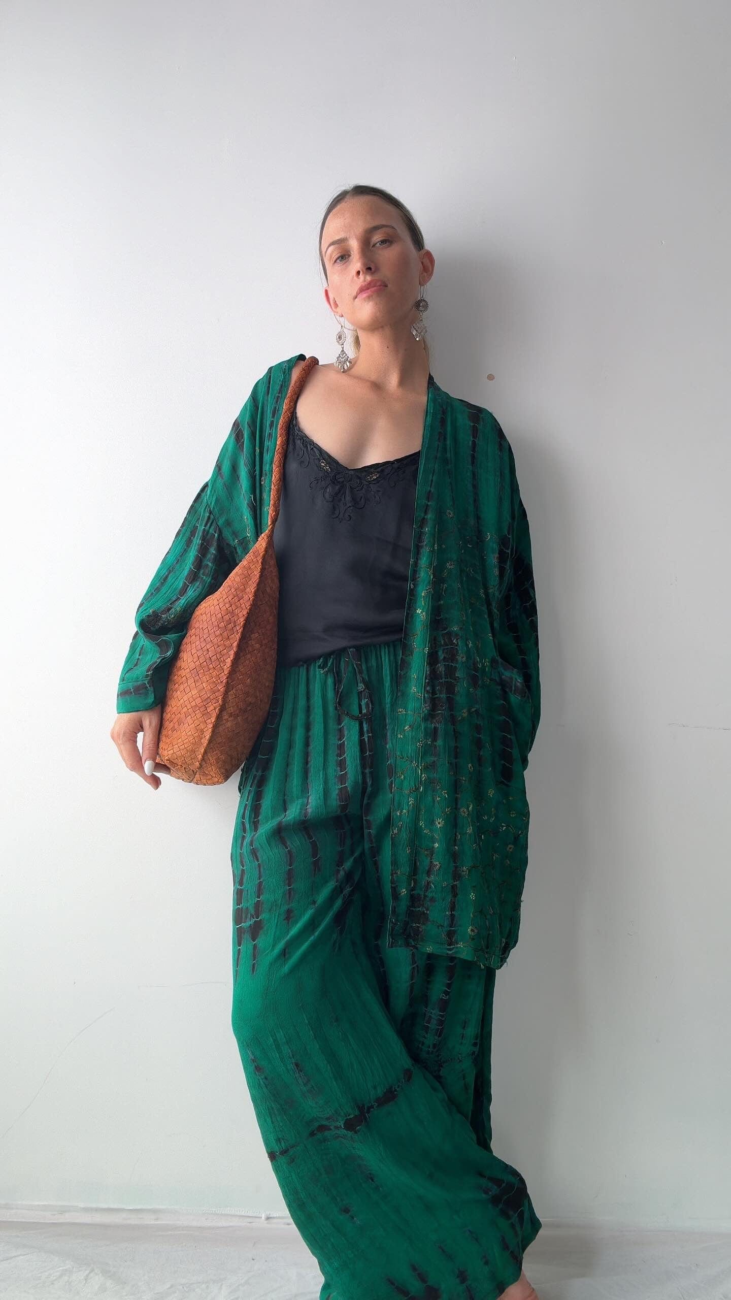 Emerald Silk Lounging Set Short, Sistergolden, Sistergolden