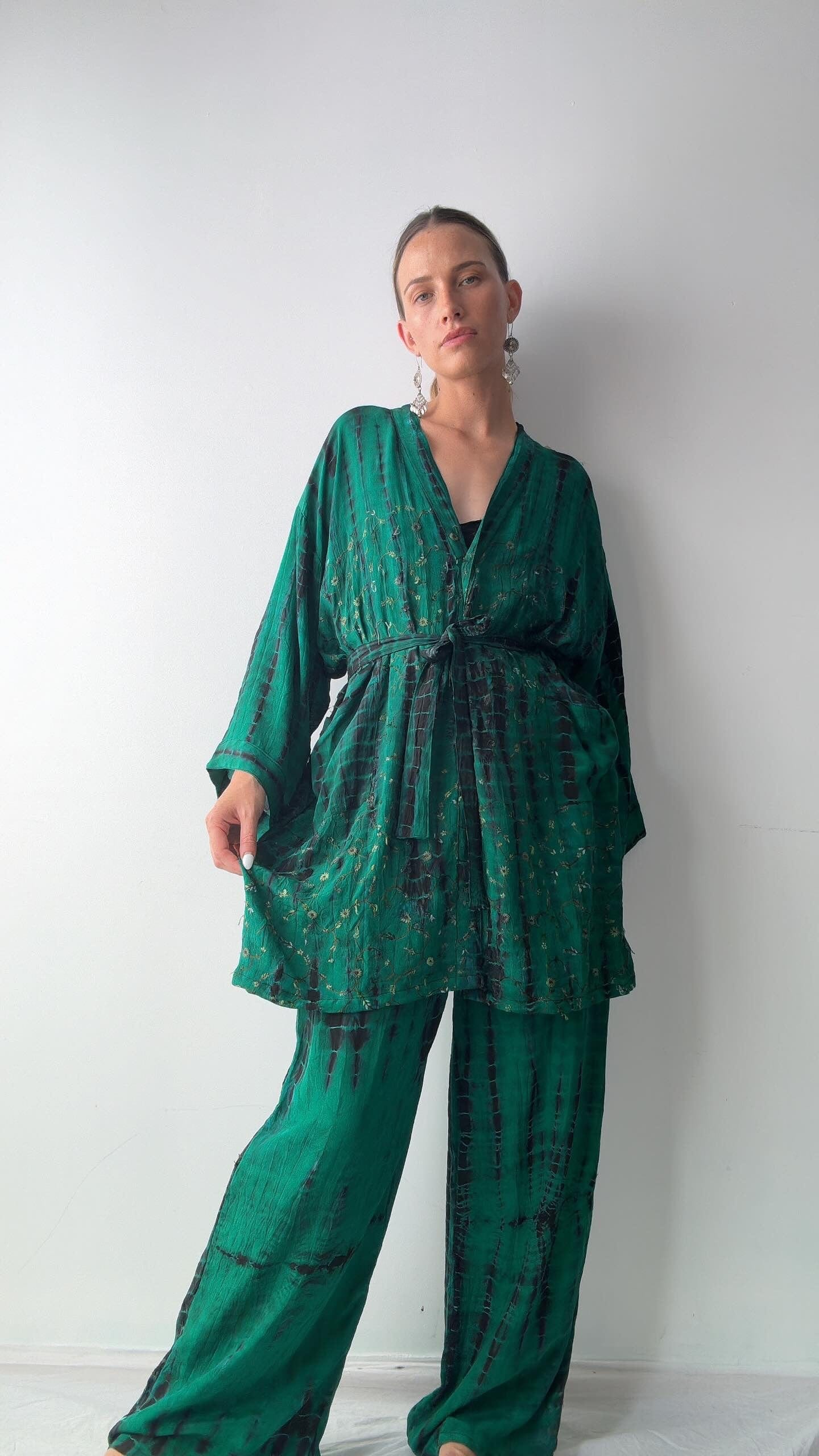 Emerald Silk Lounging Set Short, Sistergolden, Sistergolden