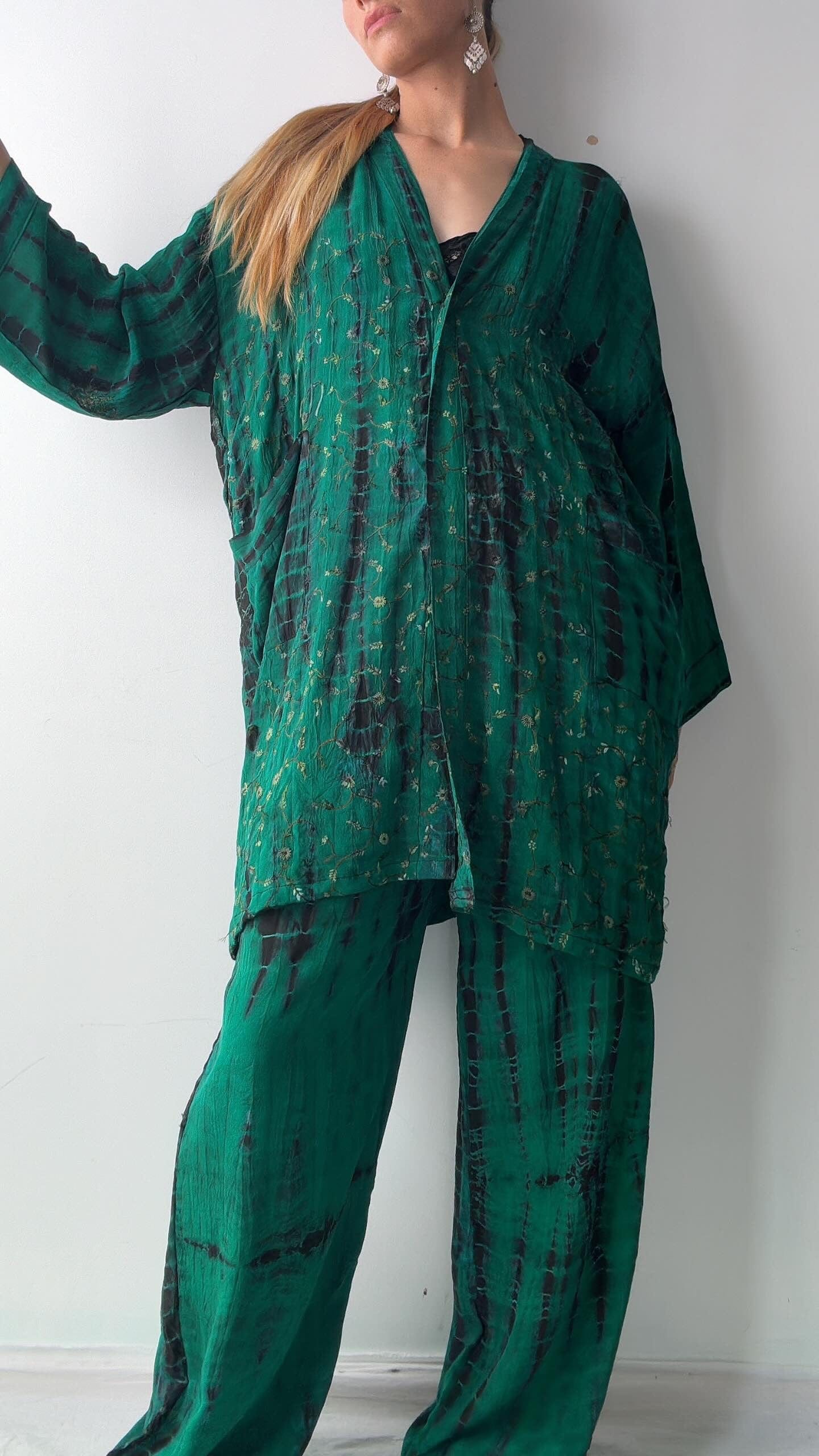 Emerald Silk Lounging Set Short, Sistergolden, Sistergolden