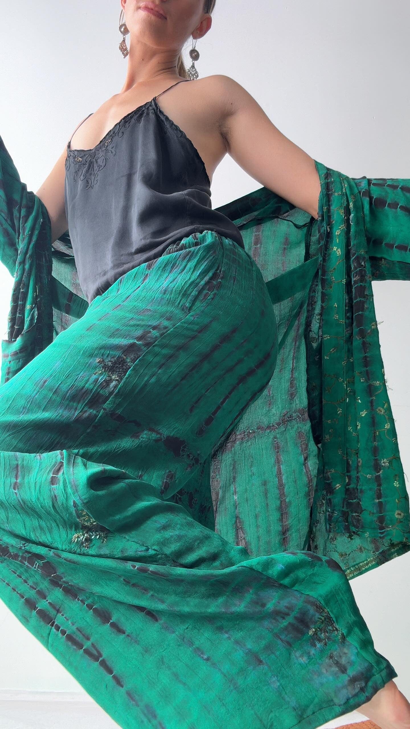 Emerald Silk Lounging Set Short, Sistergolden, Sistergolden