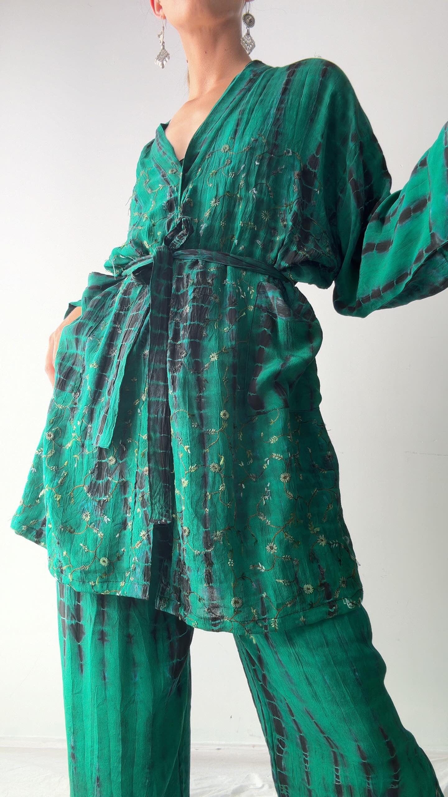 Emerald Silk Lounging Set Short, Sistergolden, Sistergolden