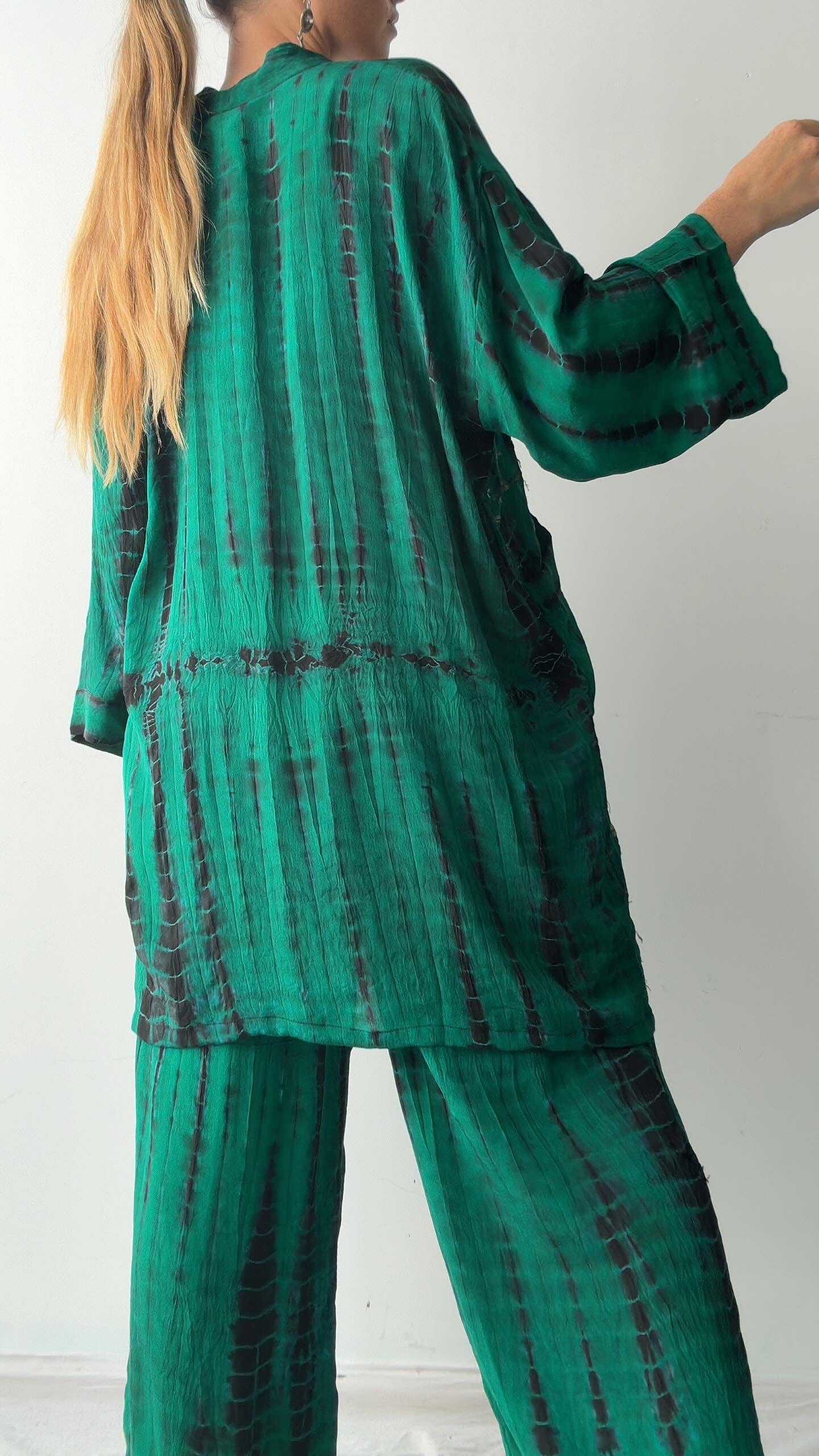 Emerald Silk Lounging Set Short, Sistergolden, Sistergolden