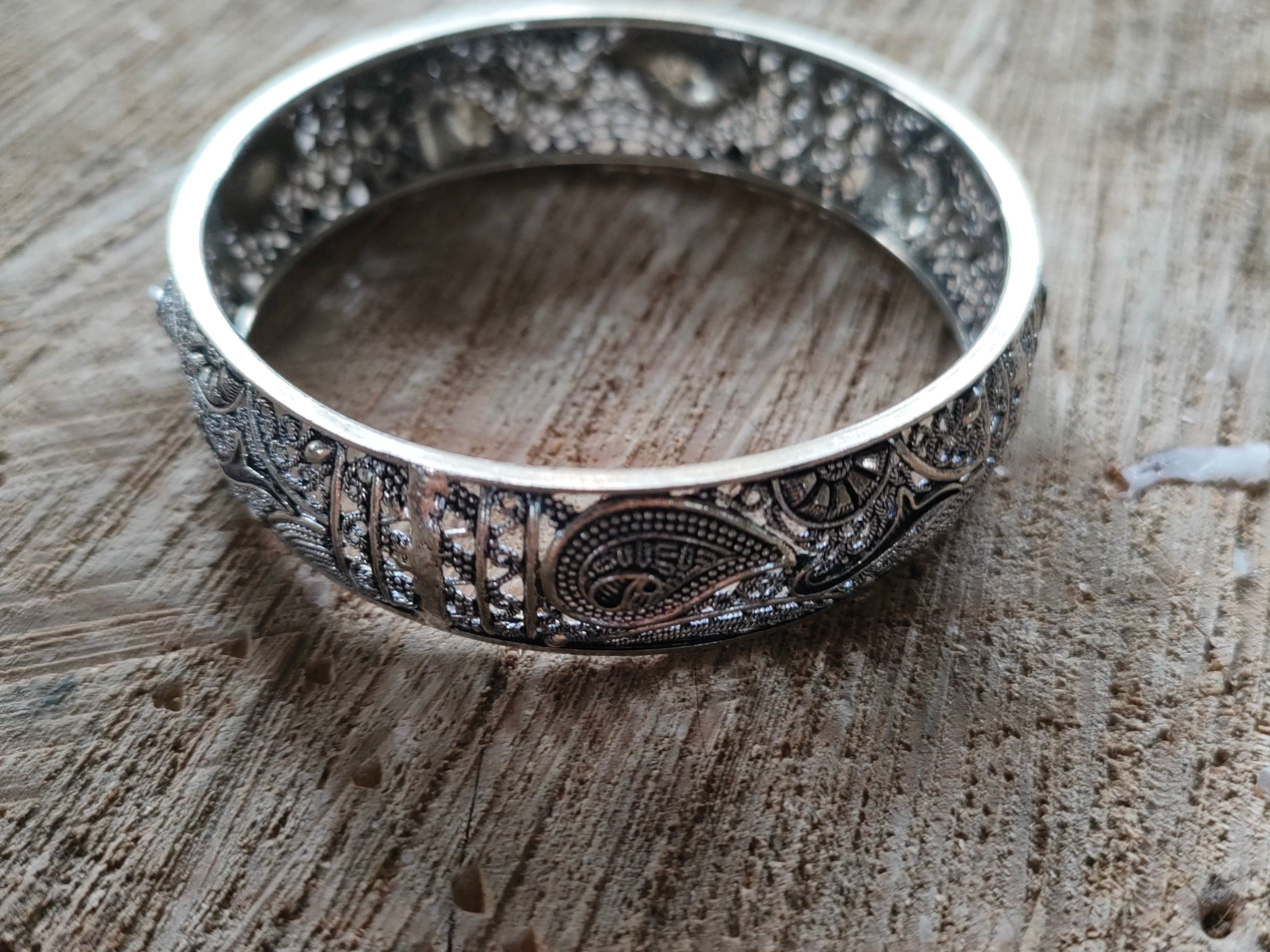 Sistergolden Filigree Silver Plated Bangle