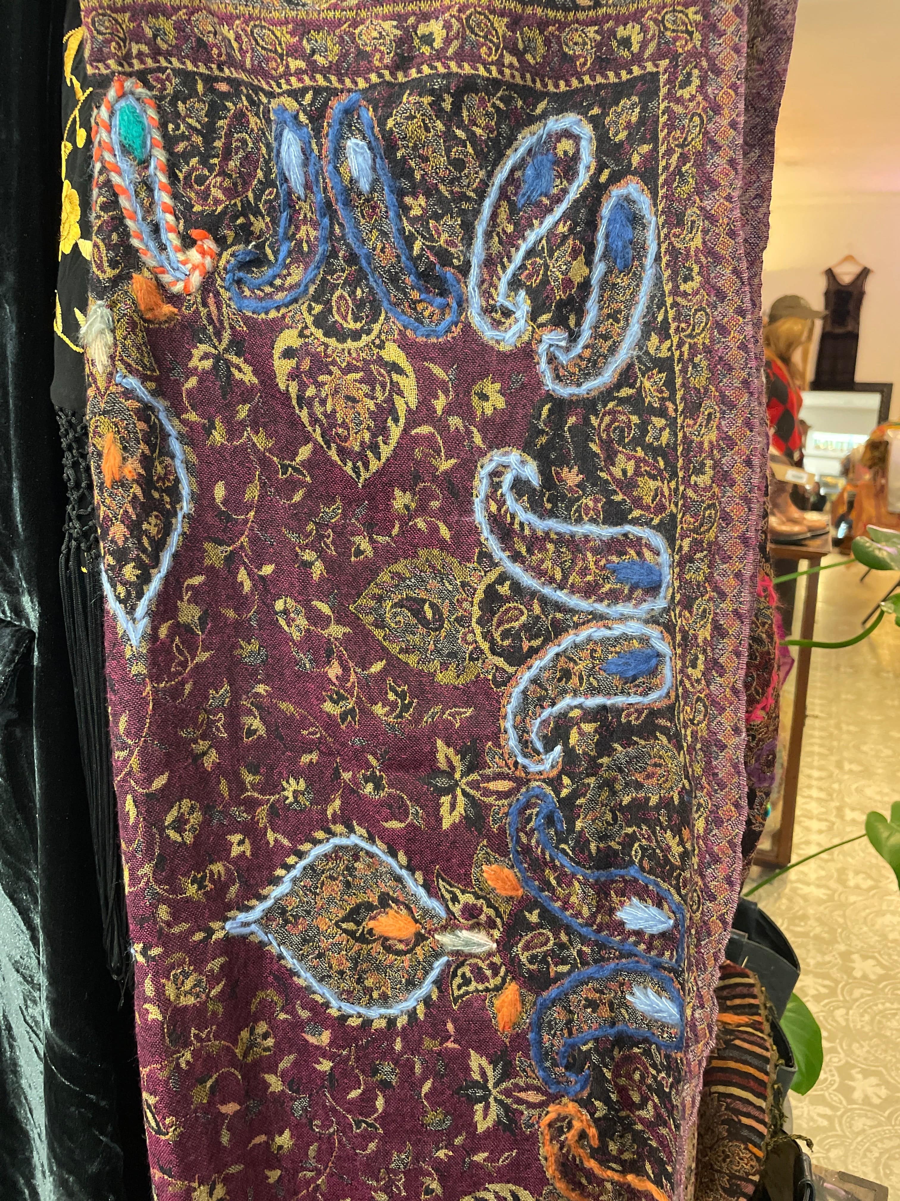 Sistergolden Fine Woollen Embroidered Scarf Maroon