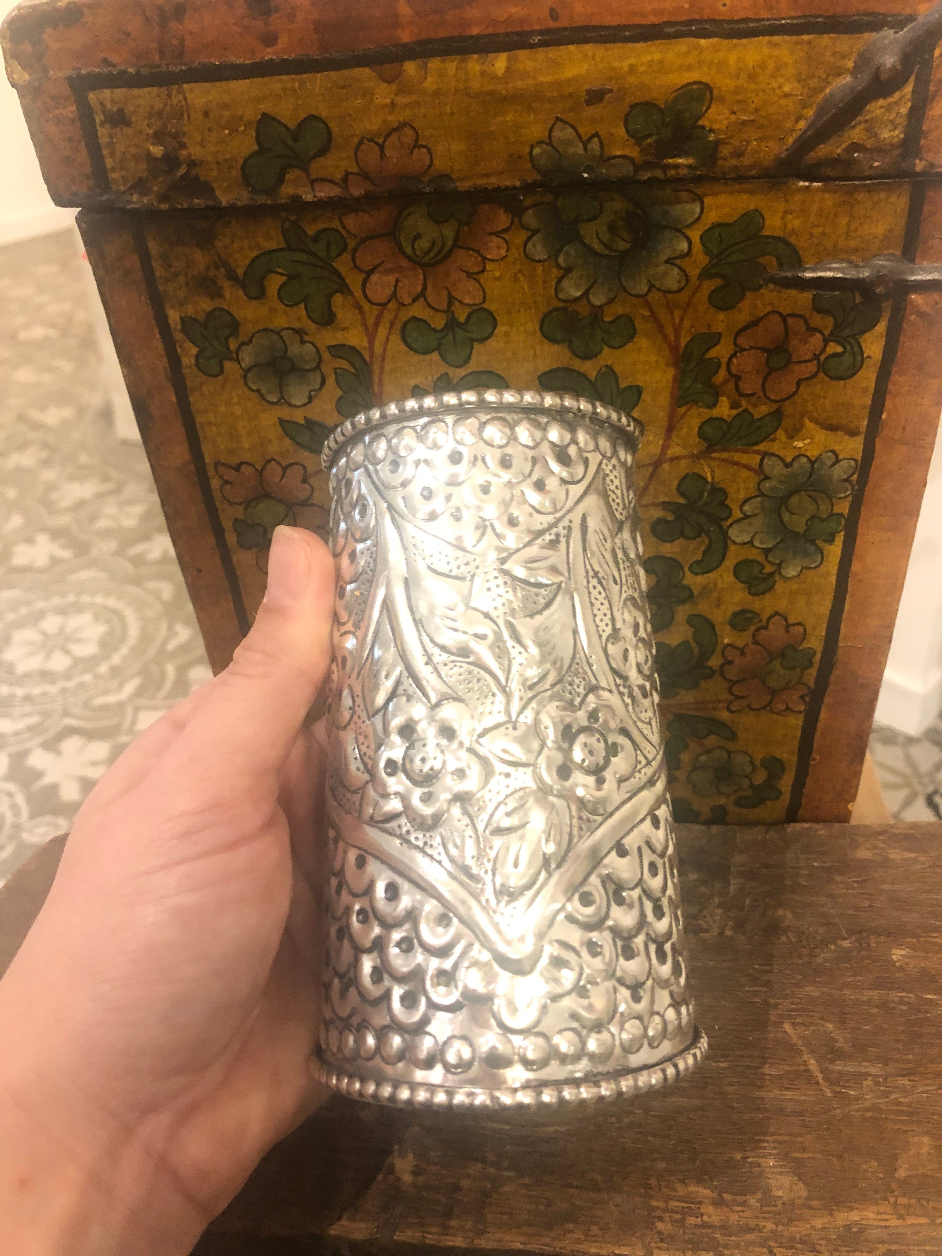 Sistergolden Flower Embossed Cuff