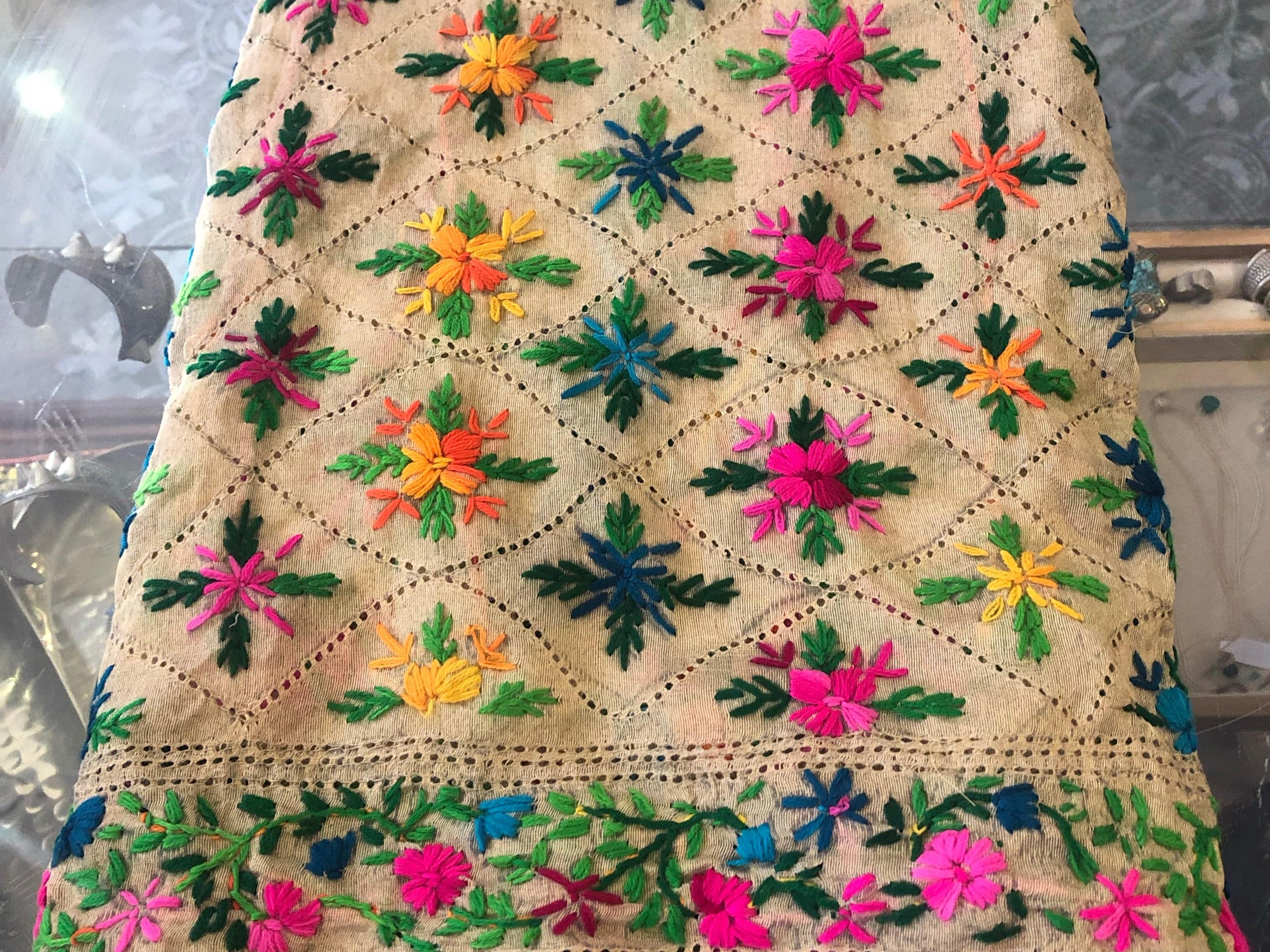 Sistergolden Flowery Meadows Vintage Throw