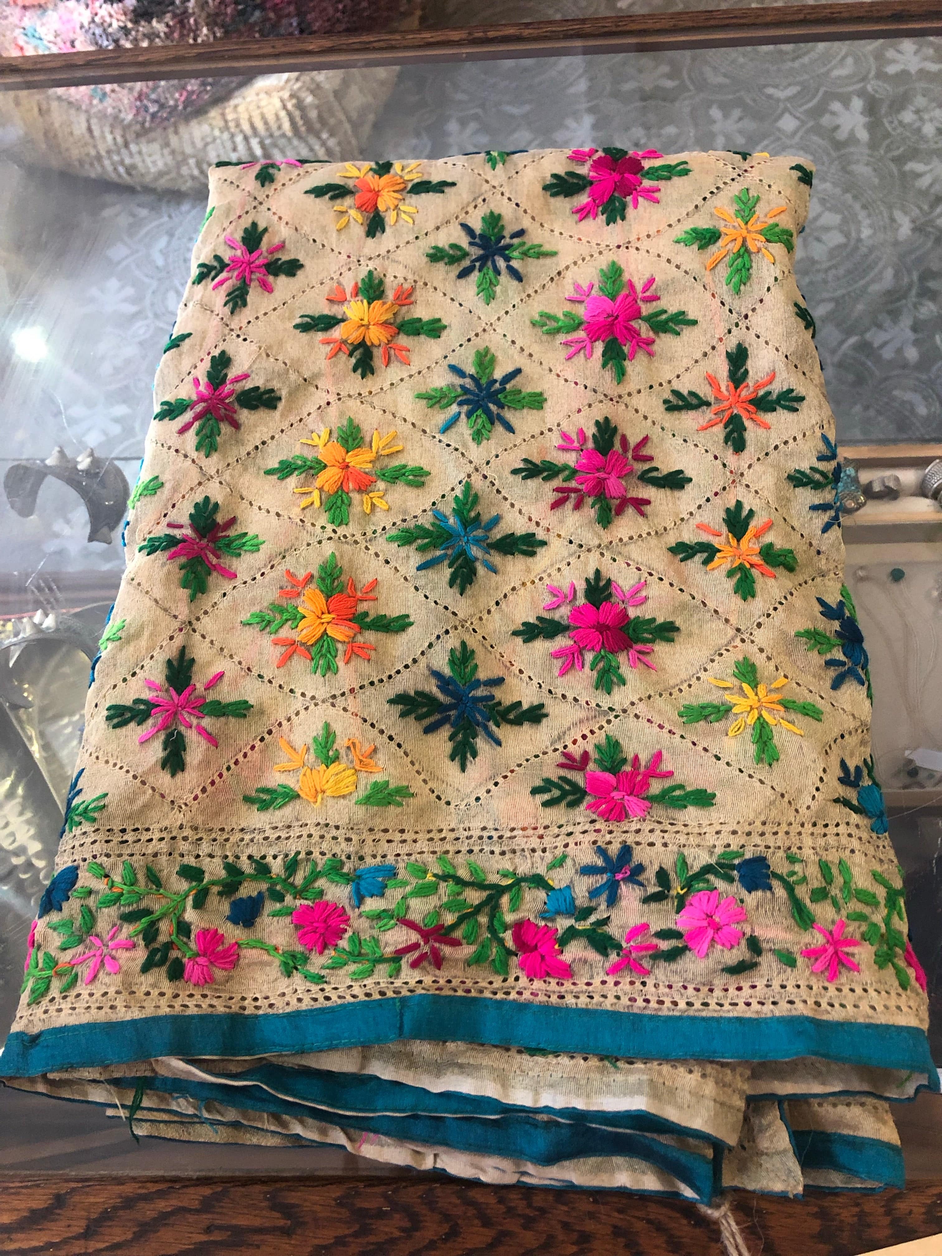 Sistergolden Flowery Meadows Vintage Throw