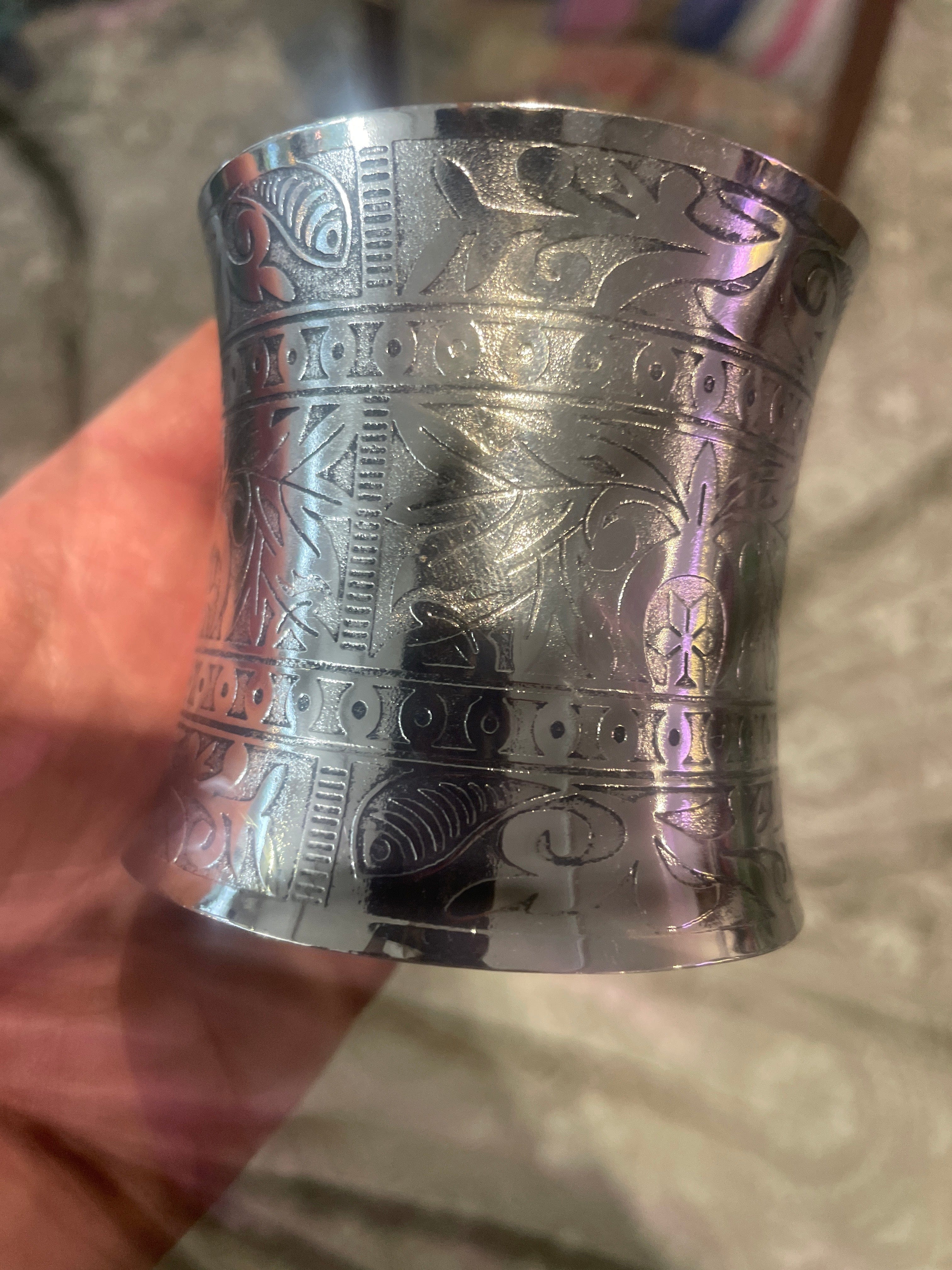 Sistergolden Hourglass Cuff