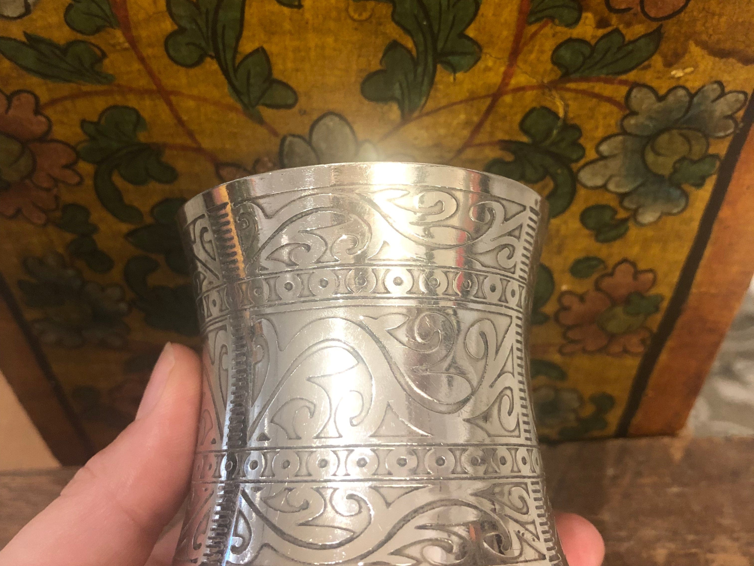 Sistergolden Hourglass Cuff