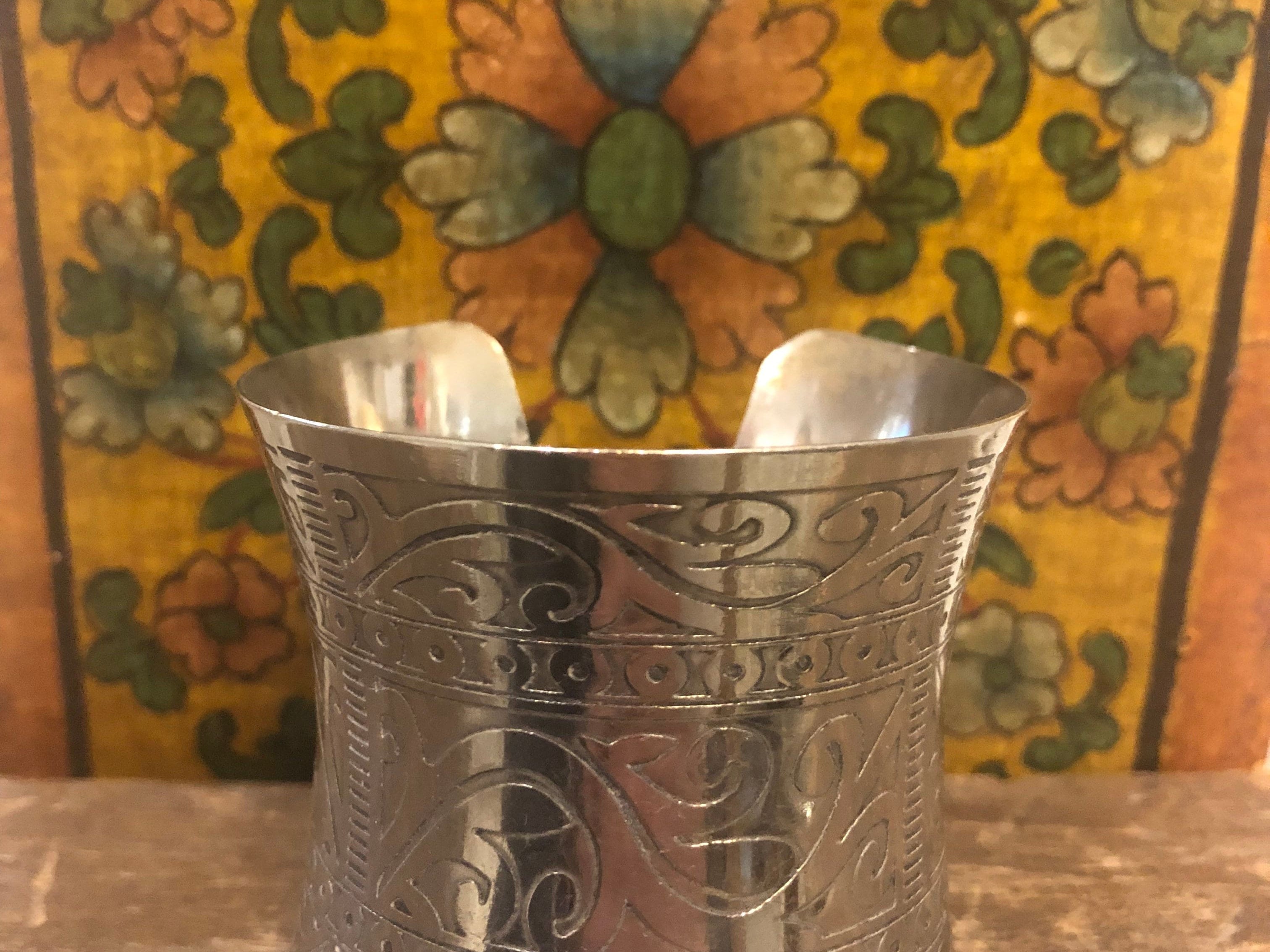 Sistergolden Hourglass Cuff