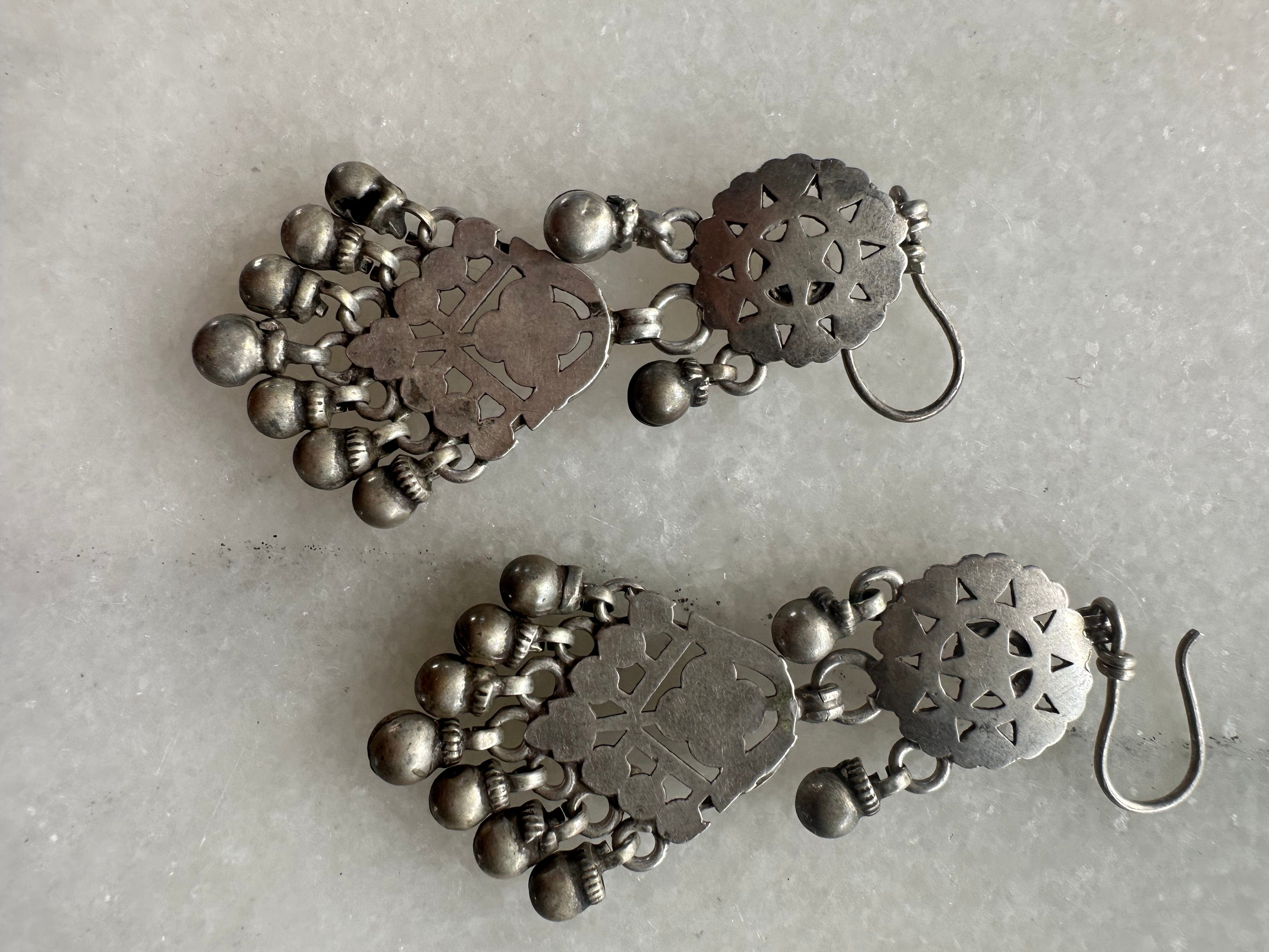 Sistergolden Imbali Plain Silver handmade earrings