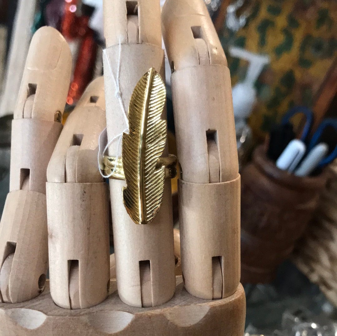 Sistergolden Invert Feather Brass Ring