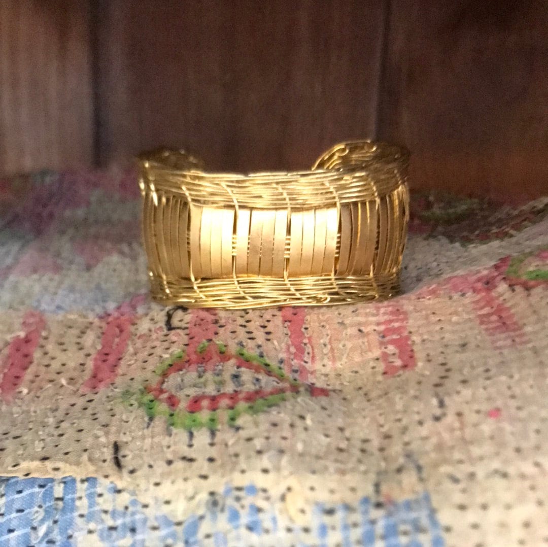 SisterGolden Kaan Brass Wire Cuff