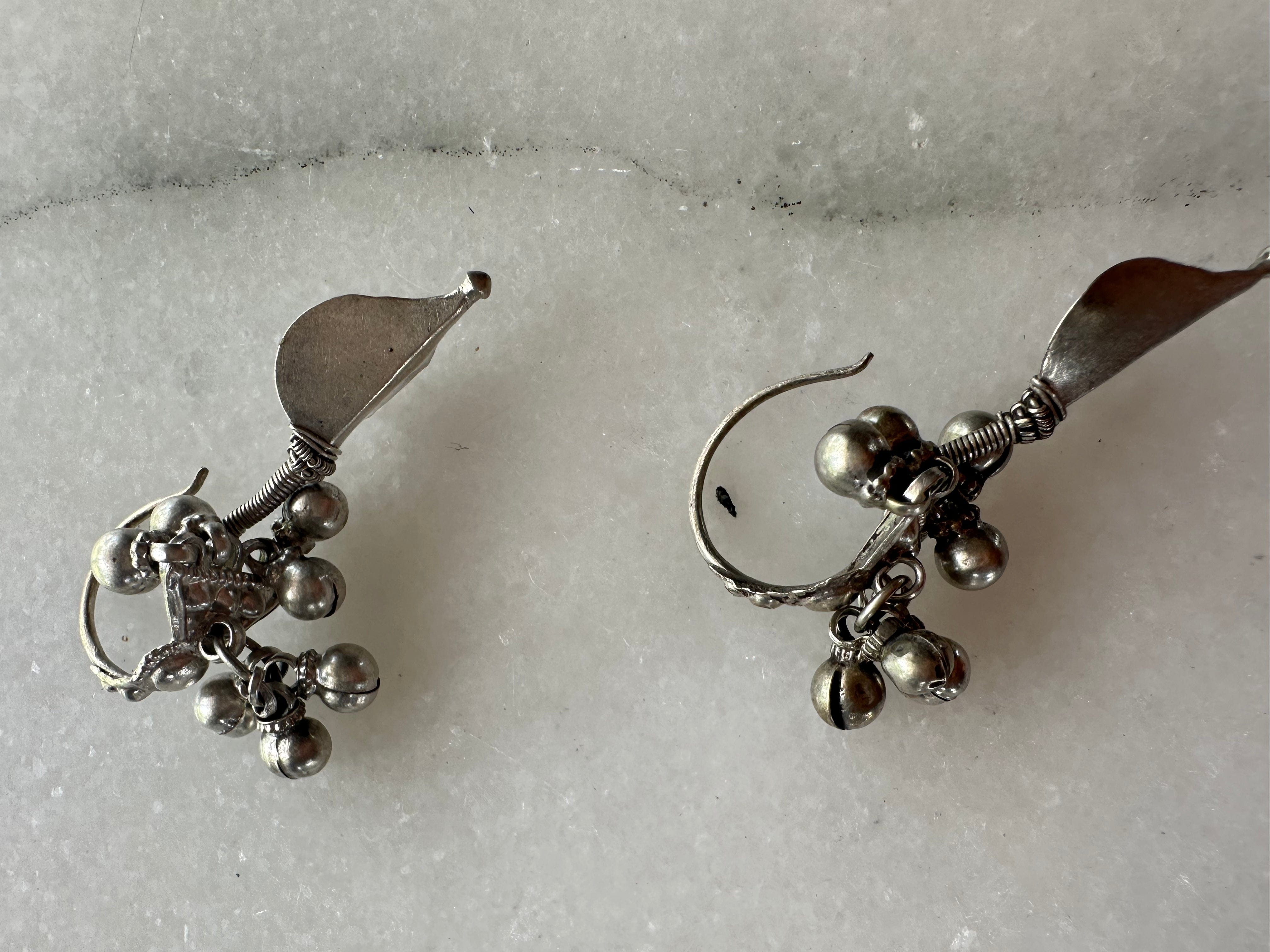 Sistergolden Kali Bell Silver handmade earrings