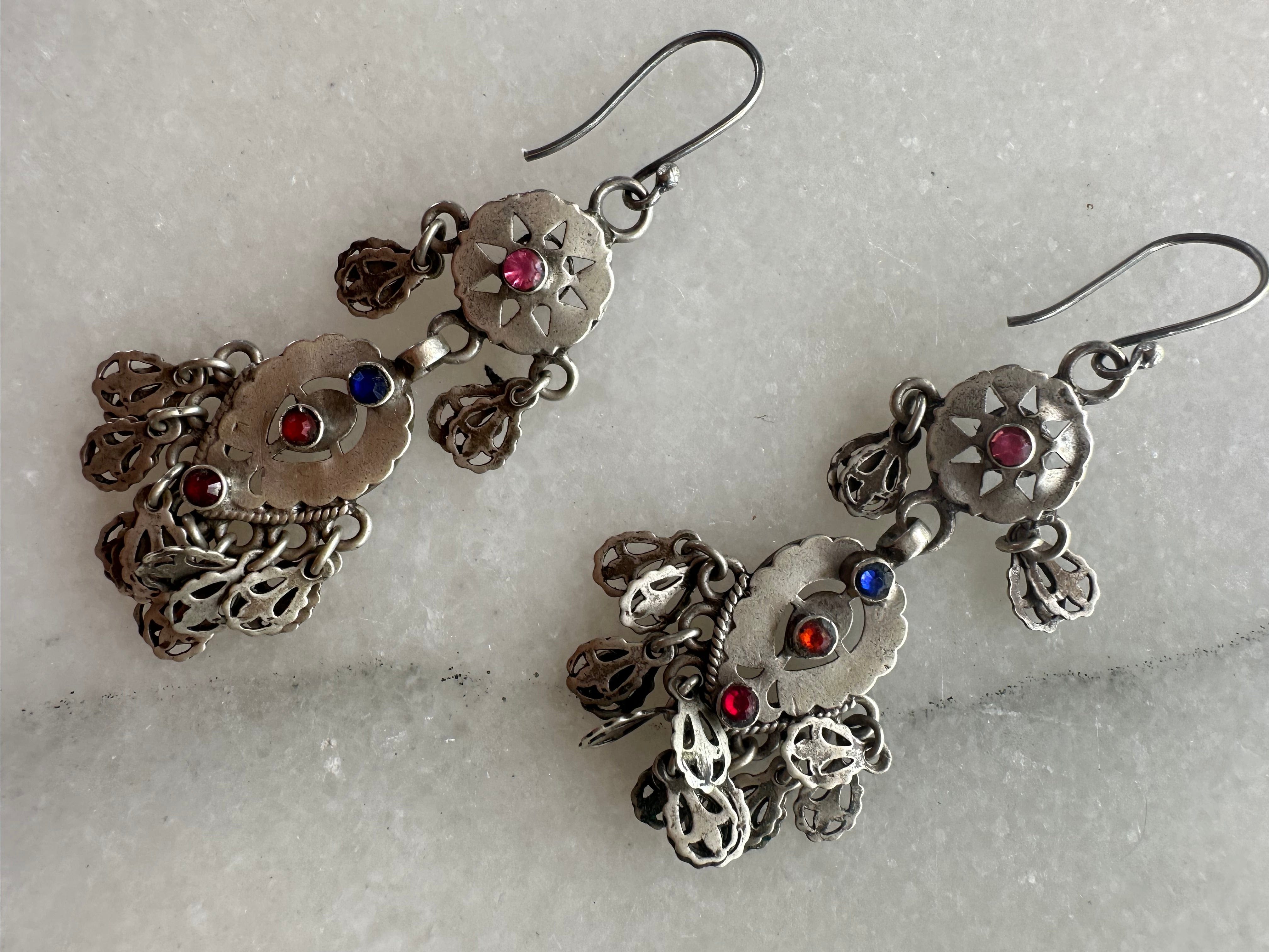Sistergolden Lakshmi Jewel #5 Silver handmade earrings