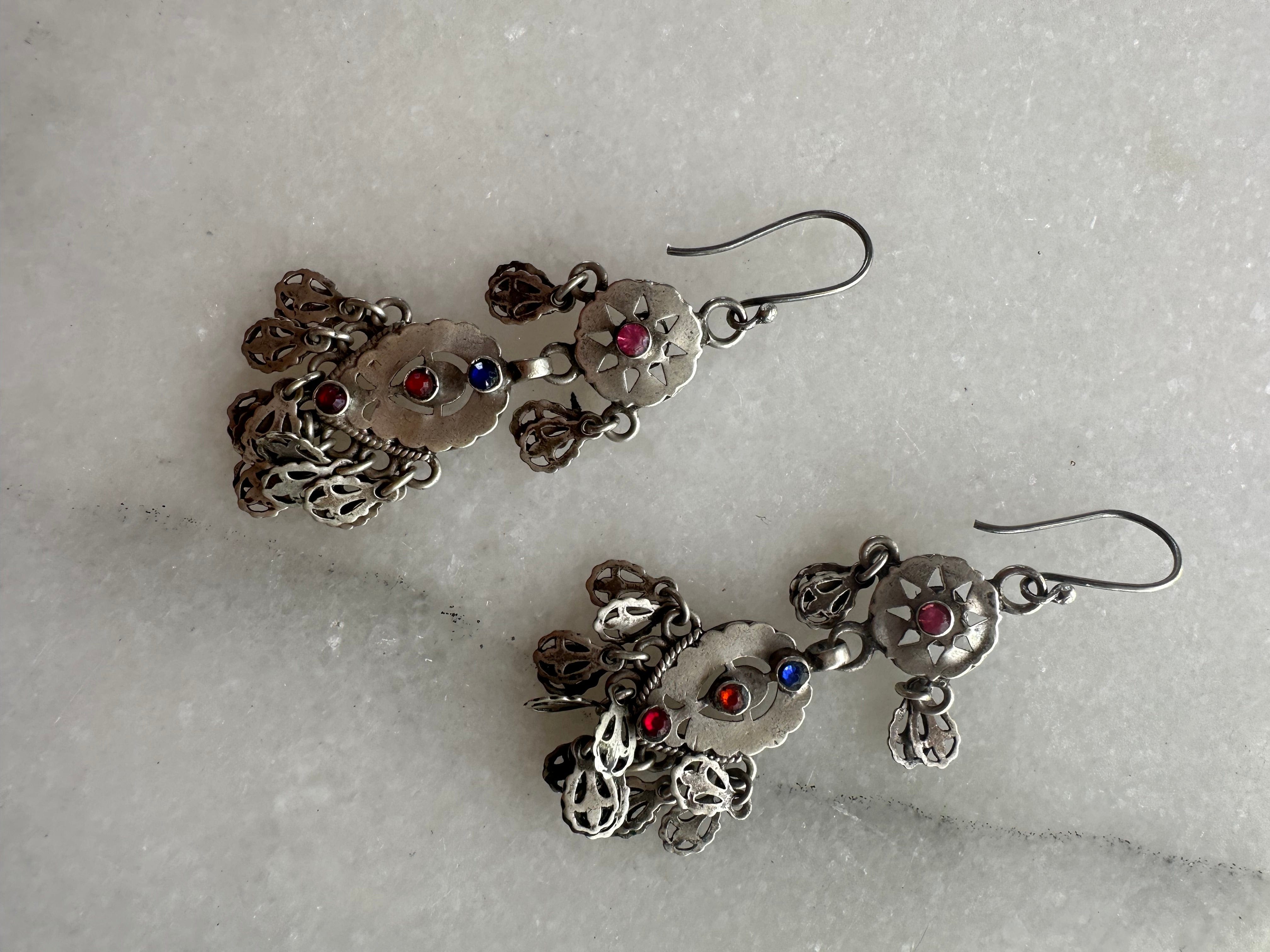 Sistergolden Lakshmi Jewel #5 Silver handmade earrings
