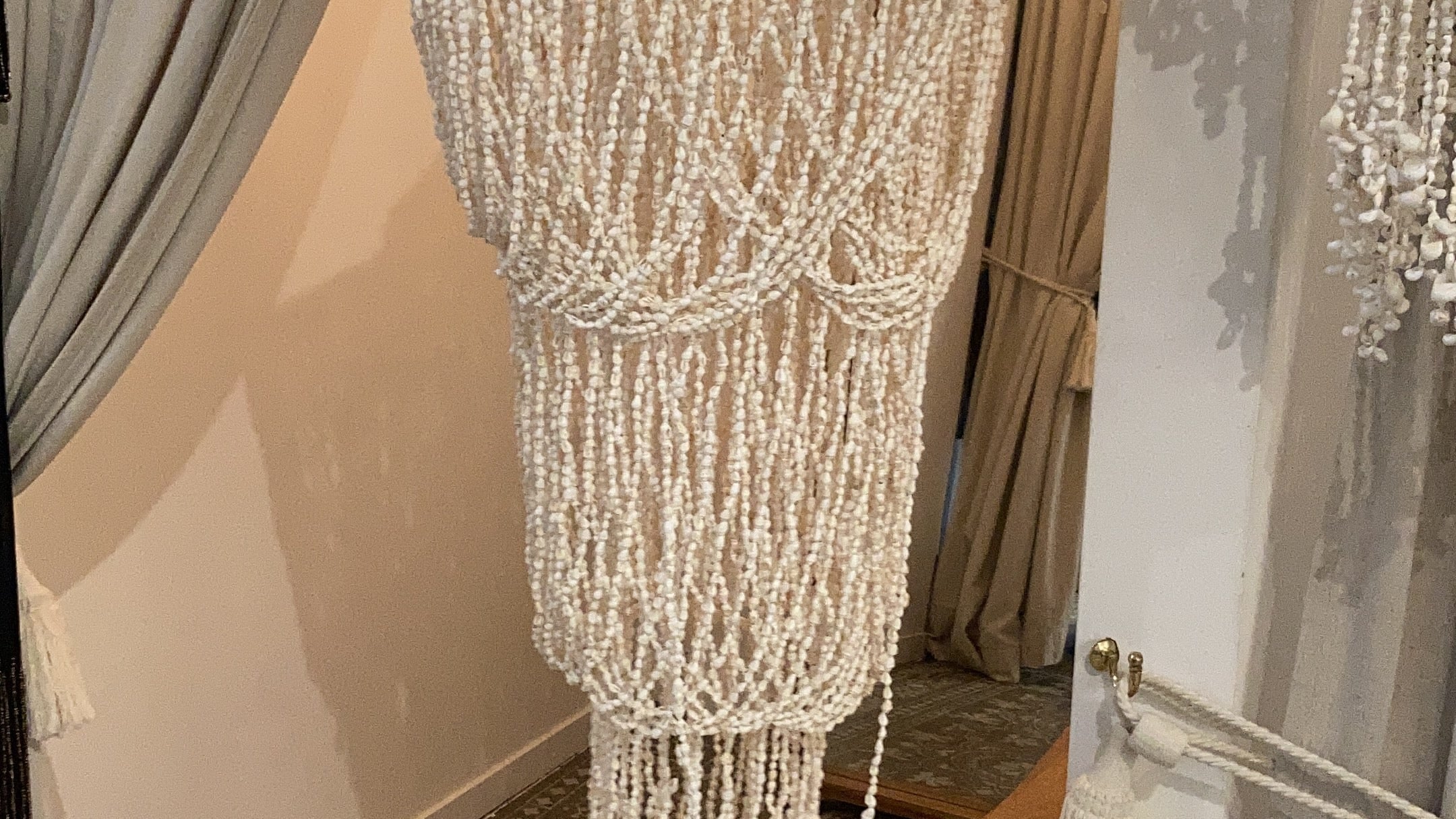 Sistergolden Large Drape Shell Chandelier