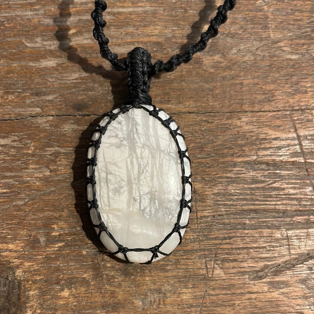 SisterGolden Necklaces Macrame Magnesite Necklace