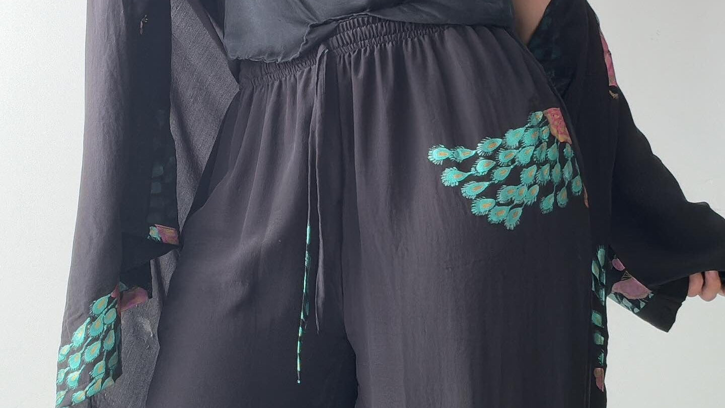 Sistergolden Peacock Silk Lounging Set Short