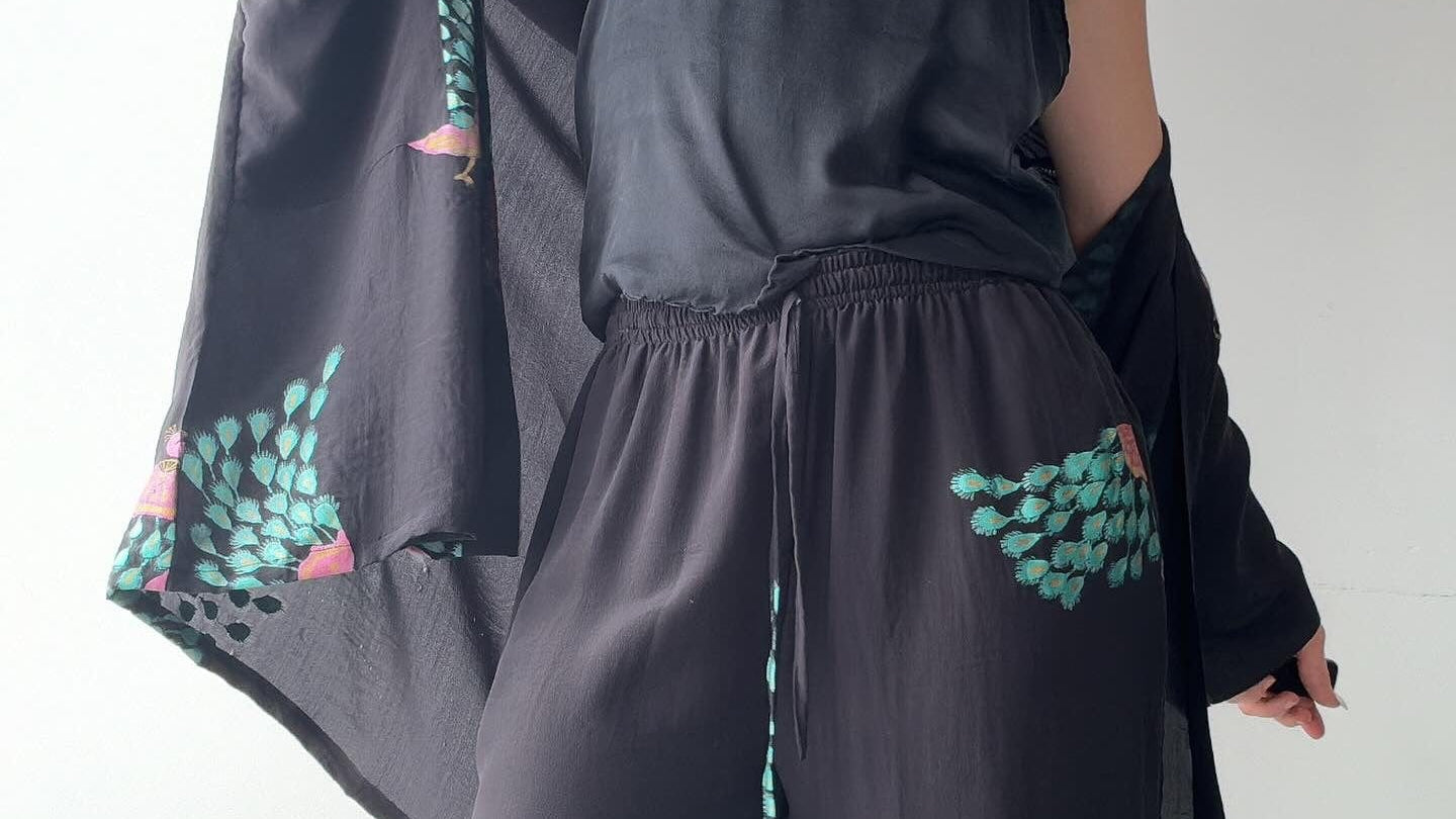 Sistergolden Peacock Silk Lounging Set Short