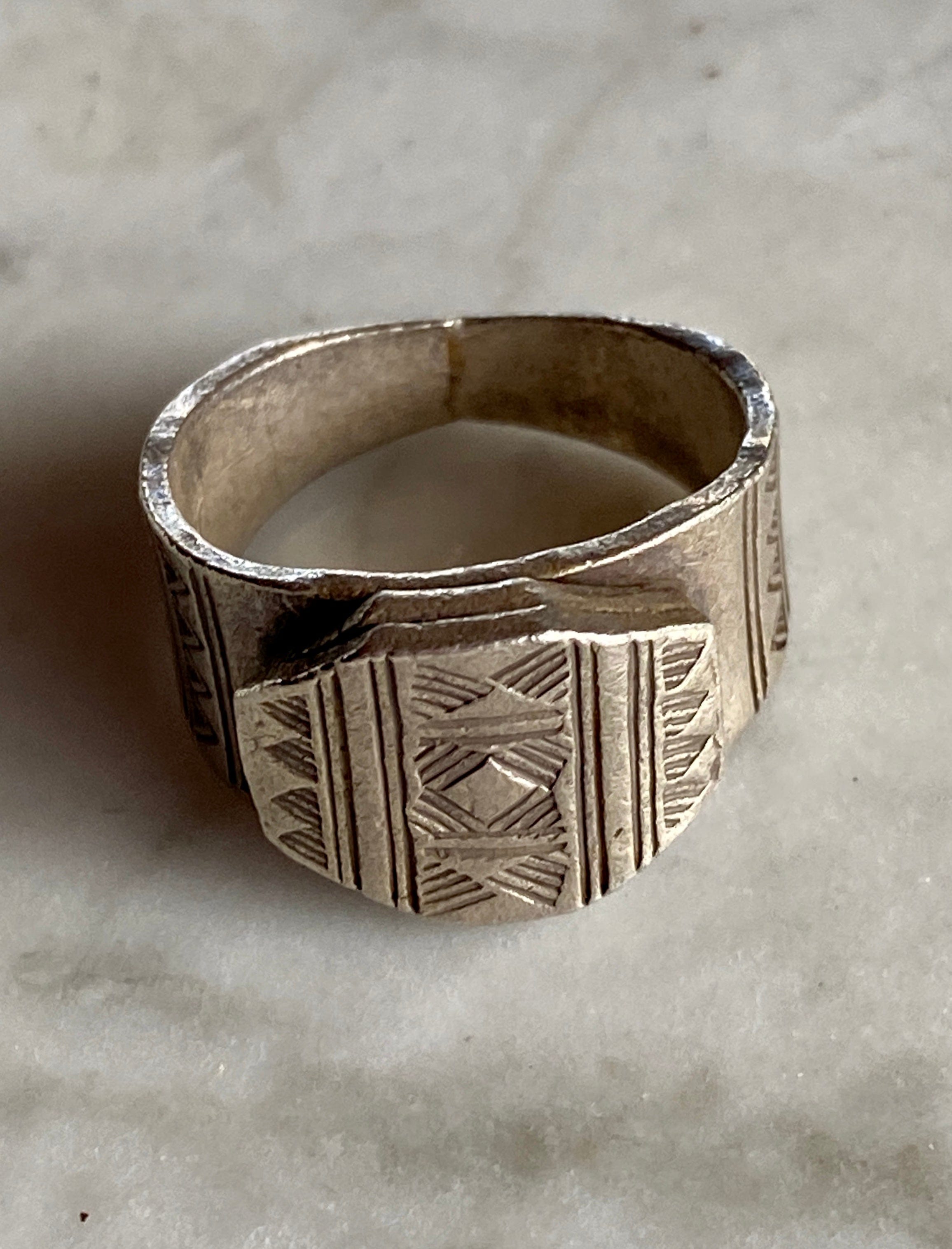 SisterGolden Rings Belted Aztec Silver Ring