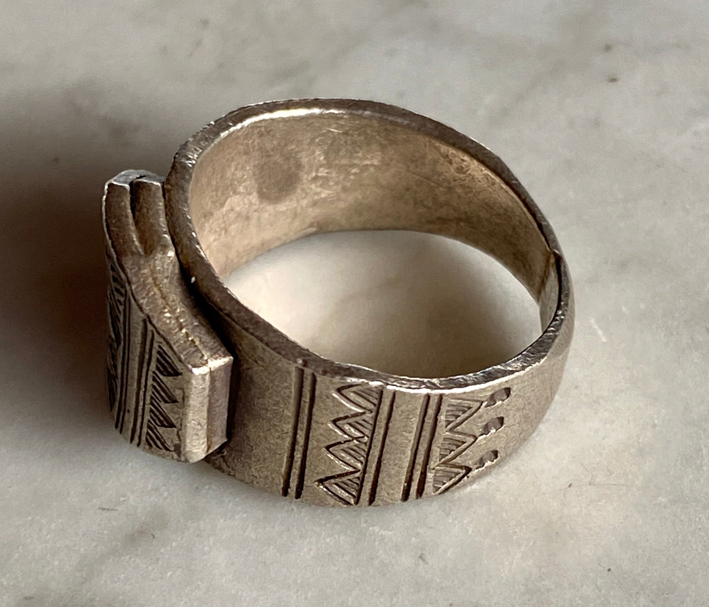 SisterGolden Rings Belted Aztec Silver Ring