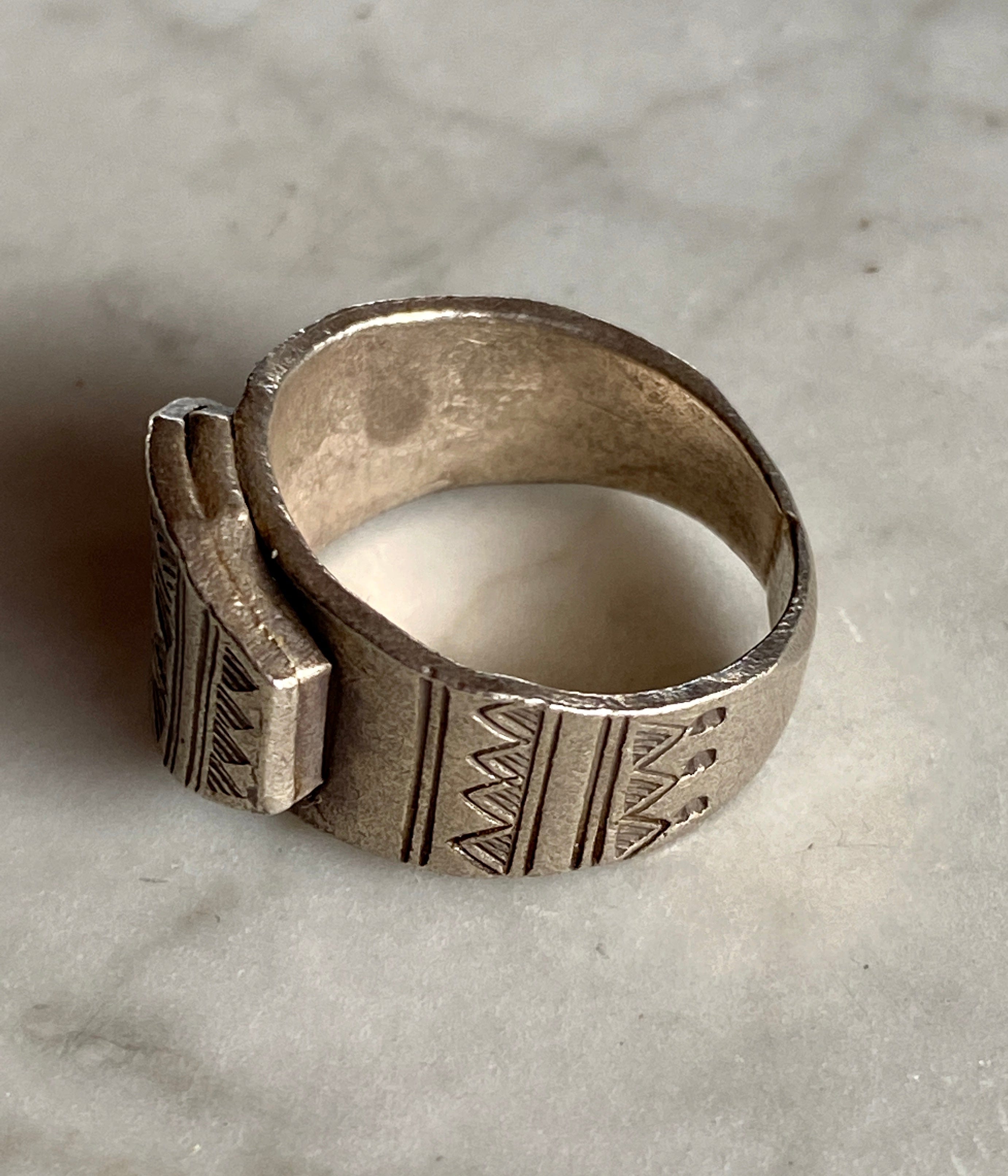 SisterGolden Rings Belted Aztec Silver Ring