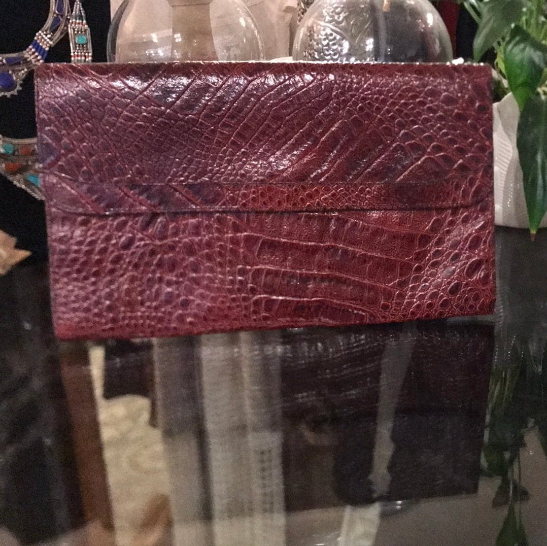Sistergolden Ruby Croc Vintage Clutch