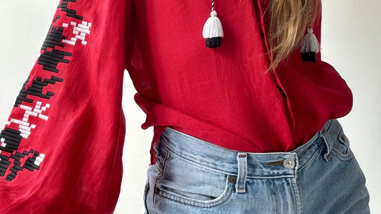 Sistergolden Tops March 11 Red Linen Top/Black