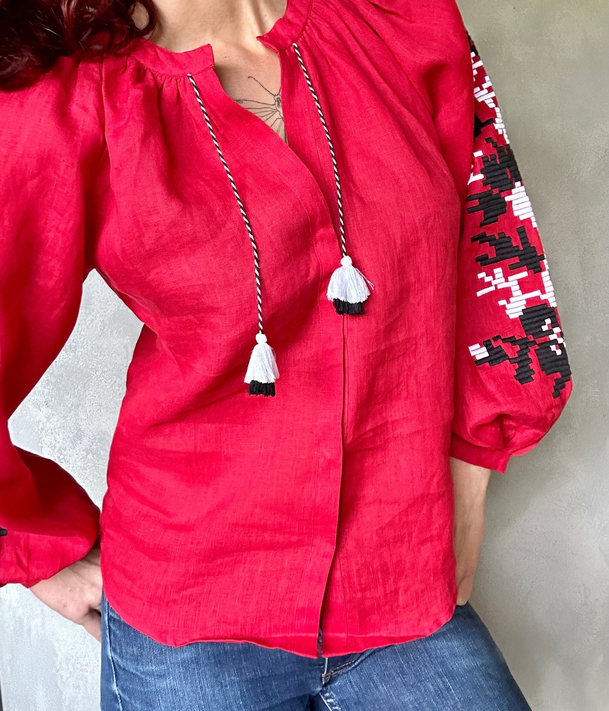 Sistergolden Tops Red Linen Top/Black