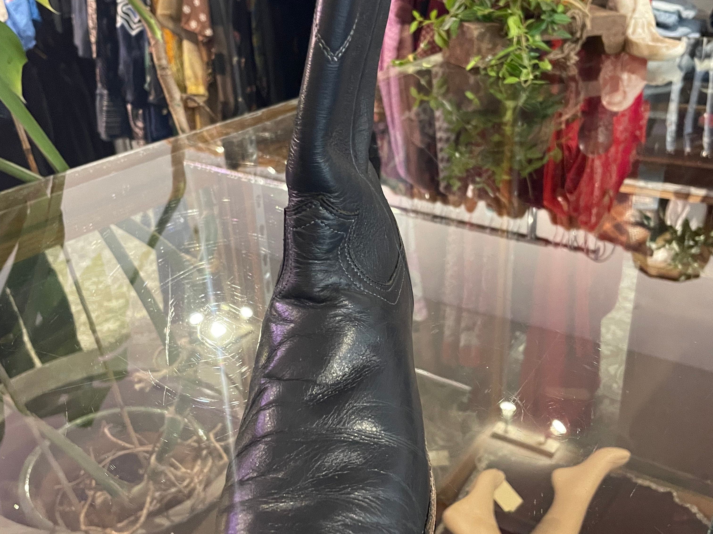 Sistergolden Vintage Cowboy Boots Dumplin