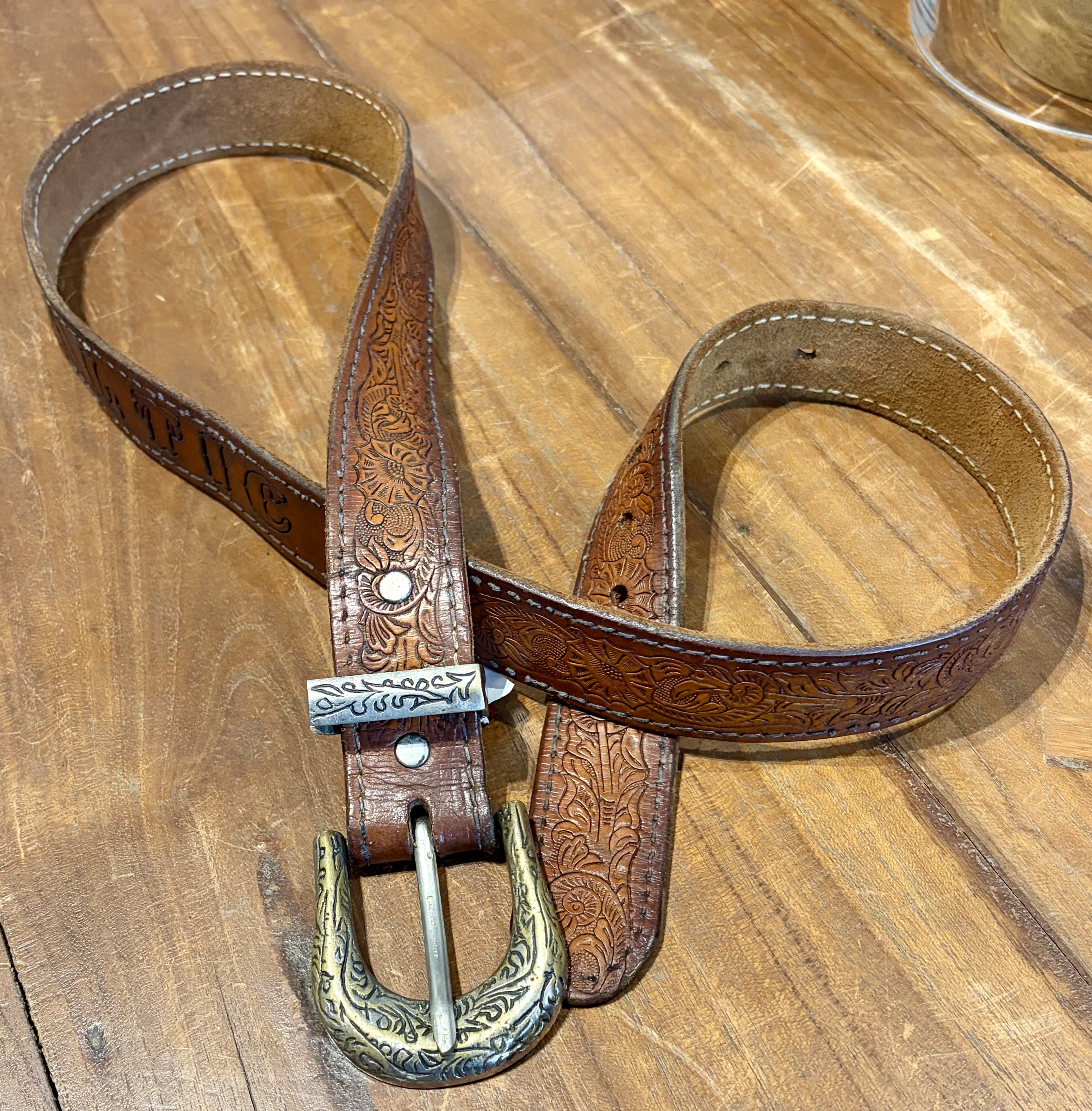 Sistergolden Vintage Fern Hand Tooled Belt 43.5