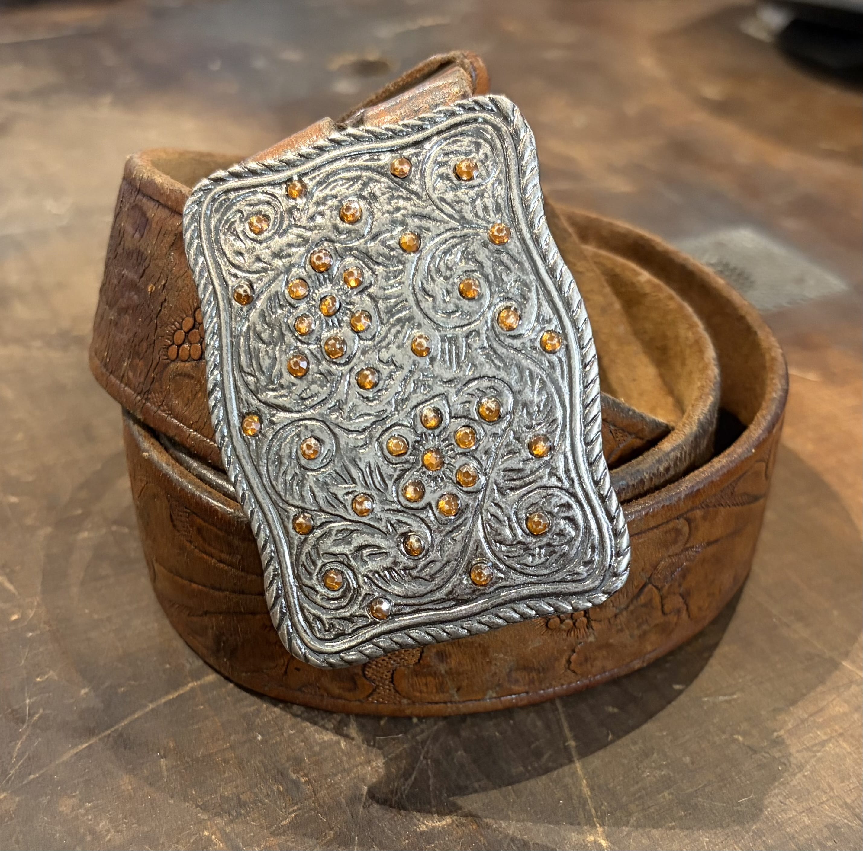 Sistergolden Vintage Topaz Hand Tooled Belt 39.5”