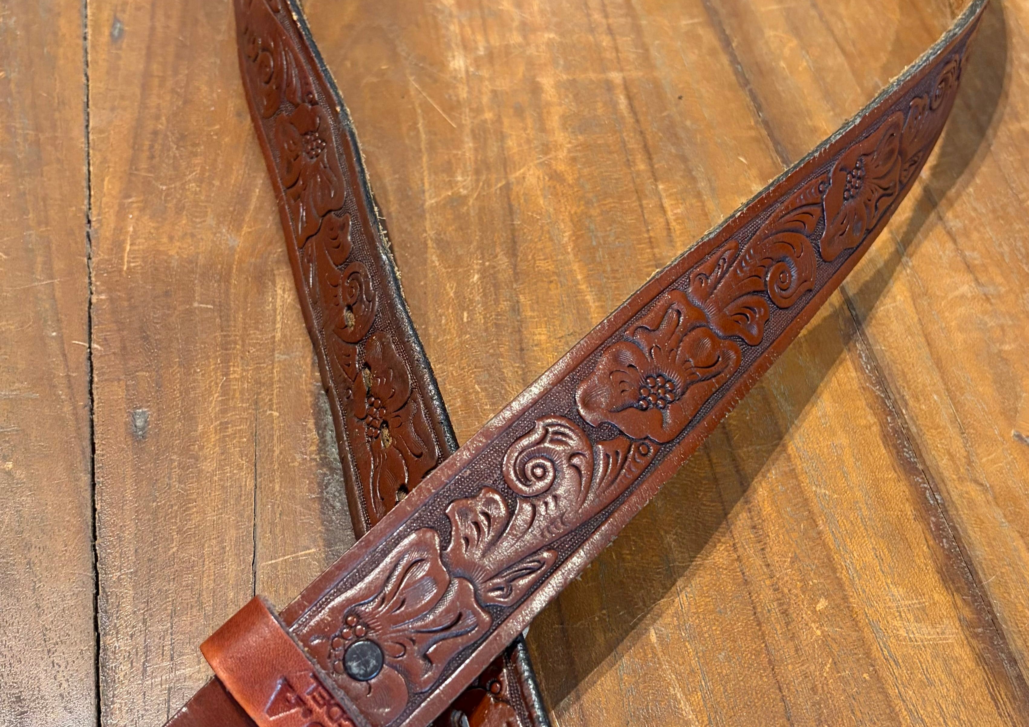 Sistergolden Vintage US Hand Tooled Belt 46”