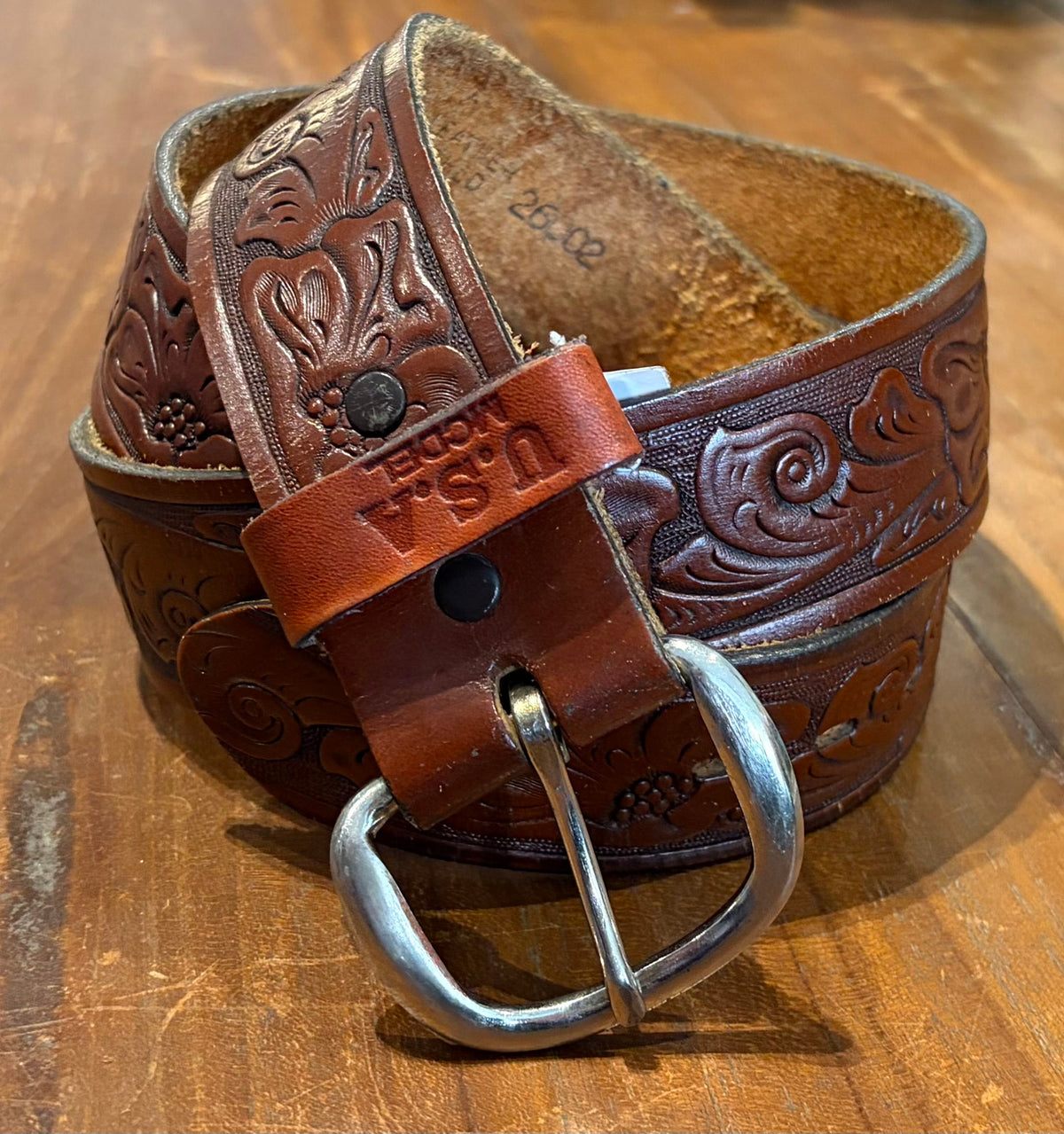Sistergolden Vintage US Hand Tooled Belt 46”